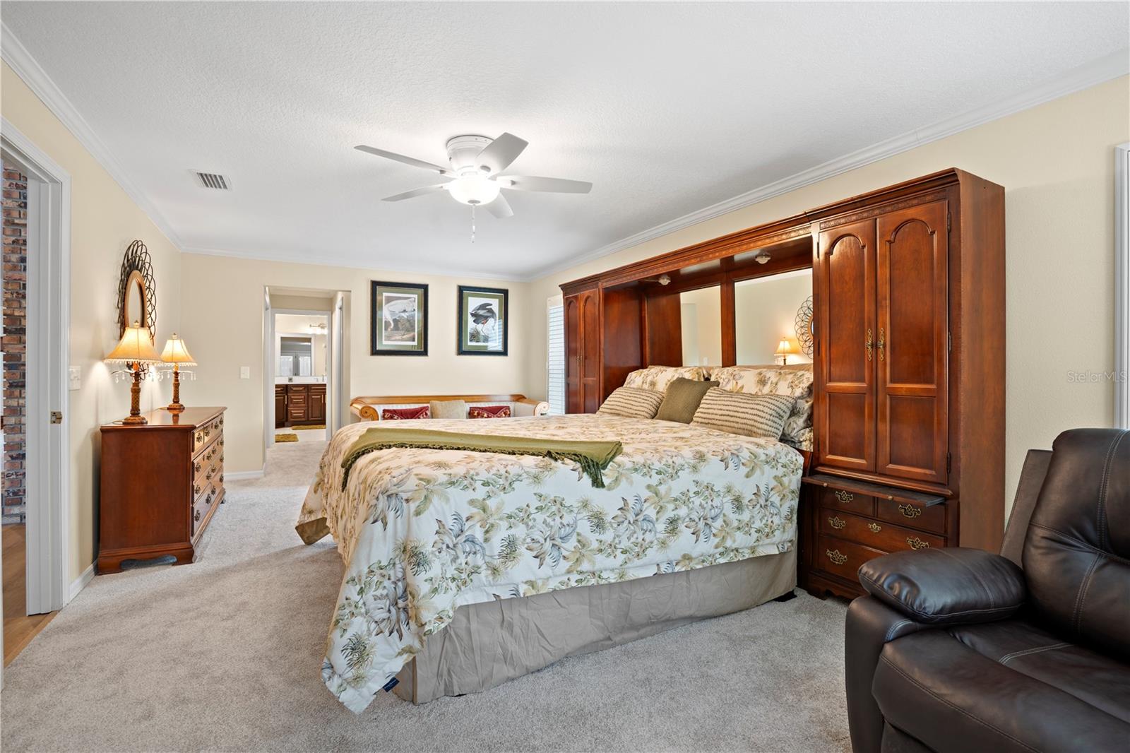 Image 26 of 81 For 2417 Pershing Oaks Place