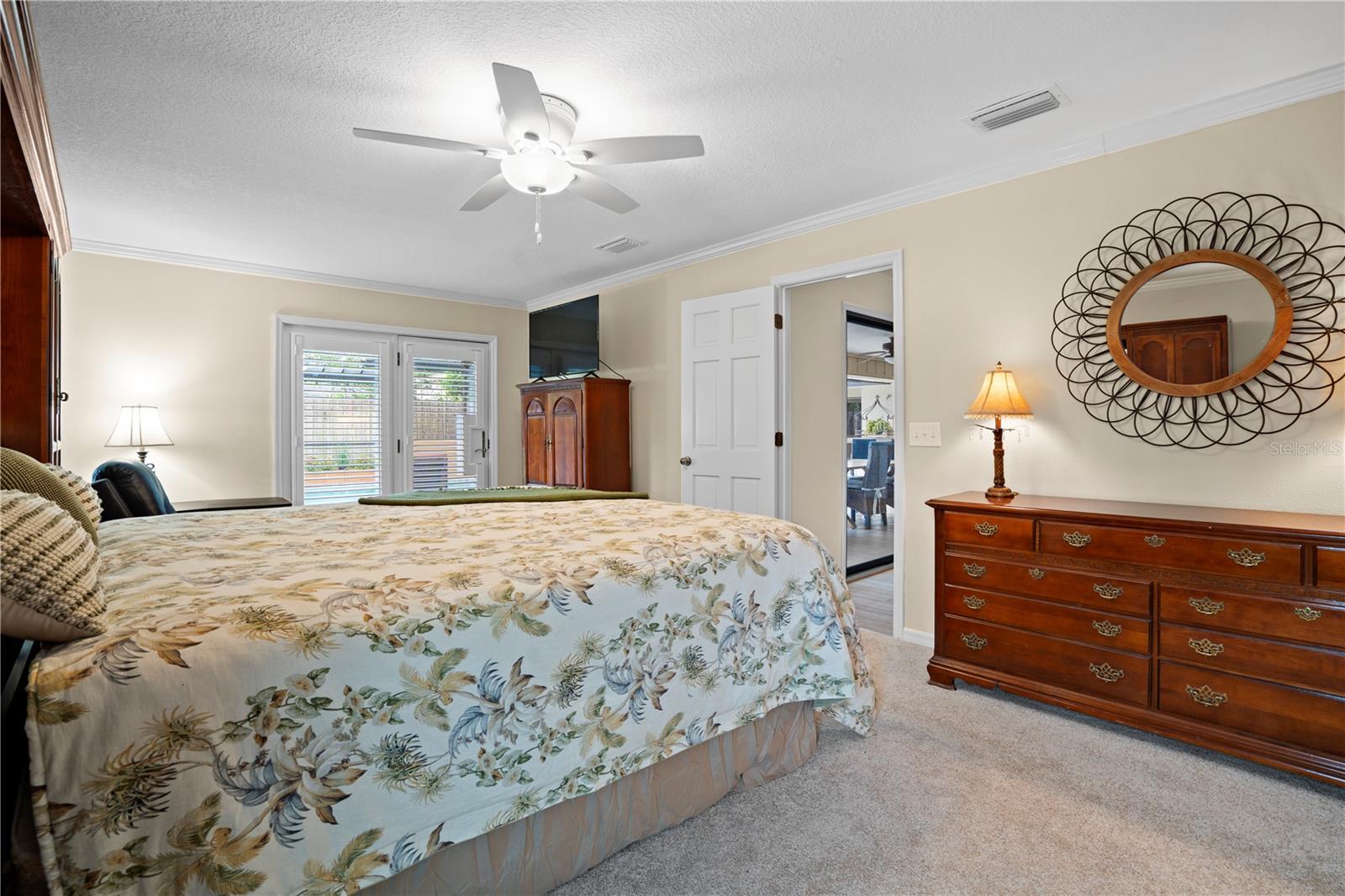 Image 28 of 81 For 2417 Pershing Oaks Place