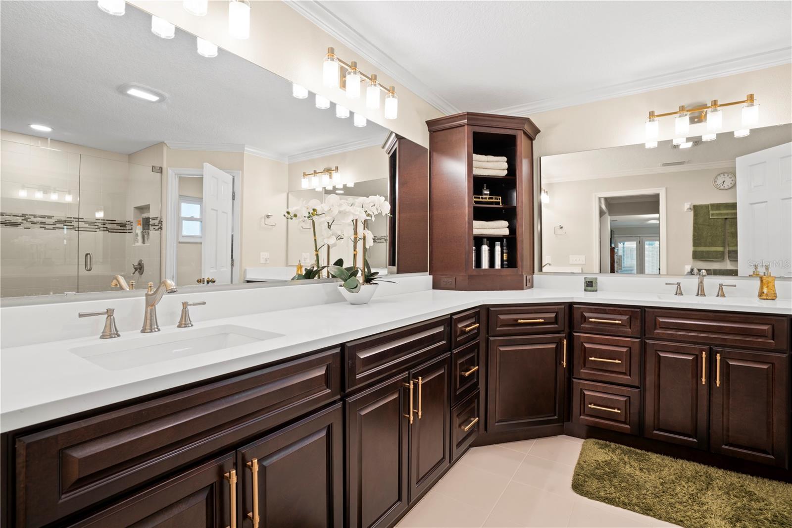 Image 29 of 81 For 2417 Pershing Oaks Place