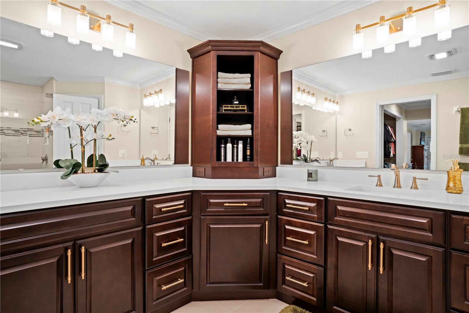Image 30 of 81 For 2417 Pershing Oaks Place
