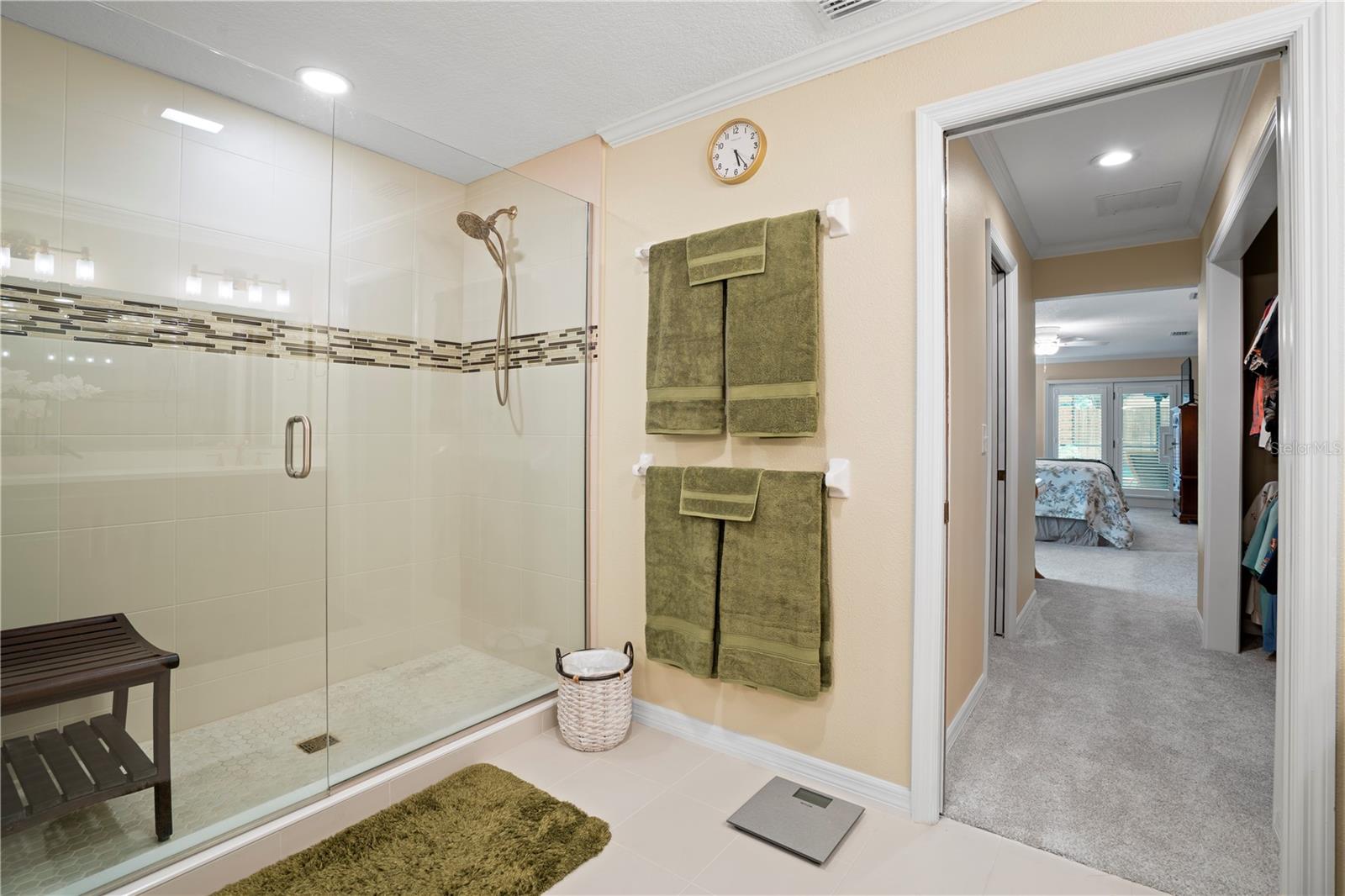 Image 33 of 81 For 2417 Pershing Oaks Place