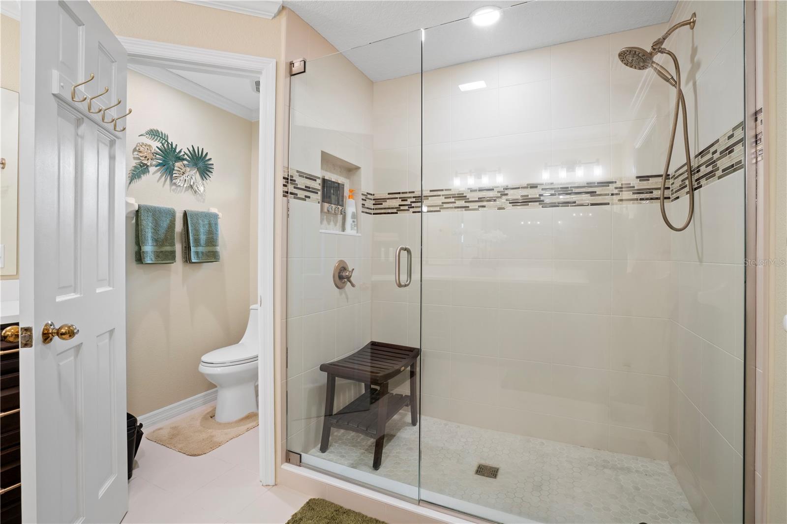 Image 34 of 81 For 2417 Pershing Oaks Place