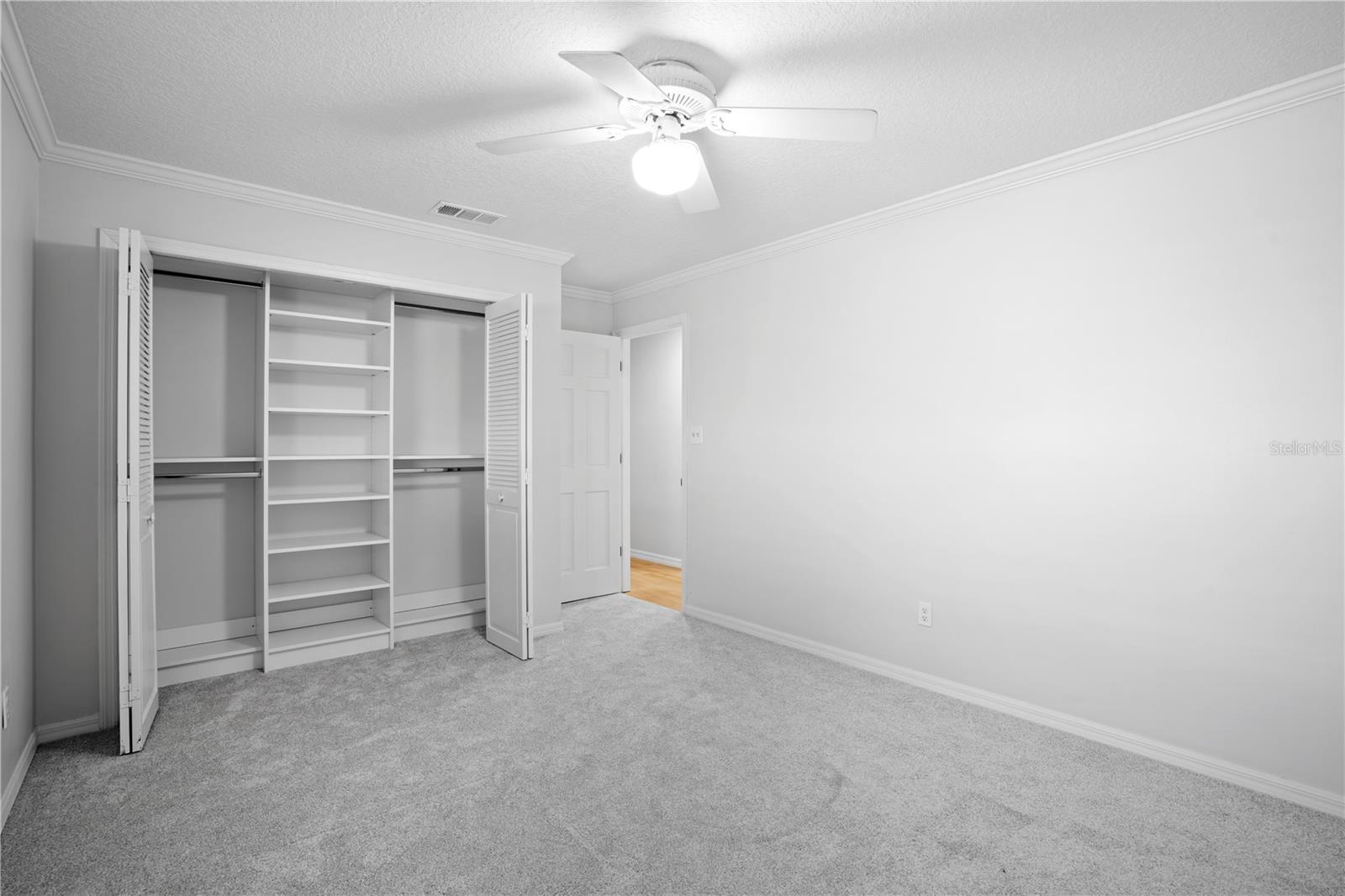 Image 37 of 81 For 2417 Pershing Oaks Place