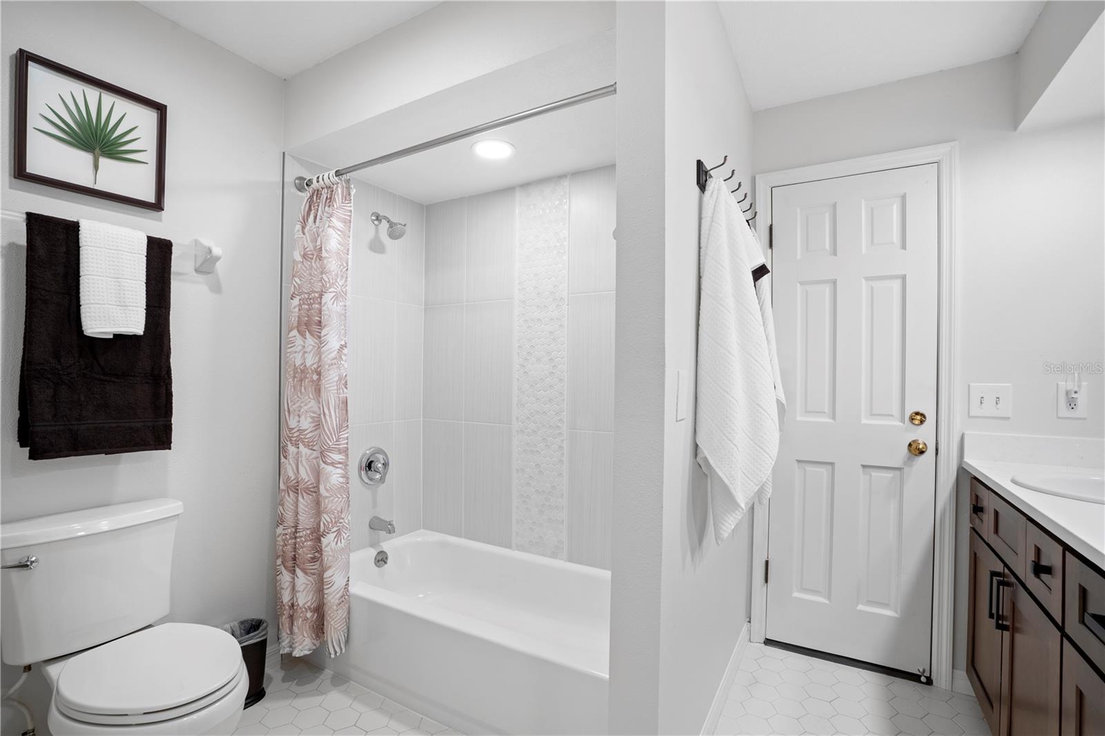 Image 38 of 81 For 2417 Pershing Oaks Place