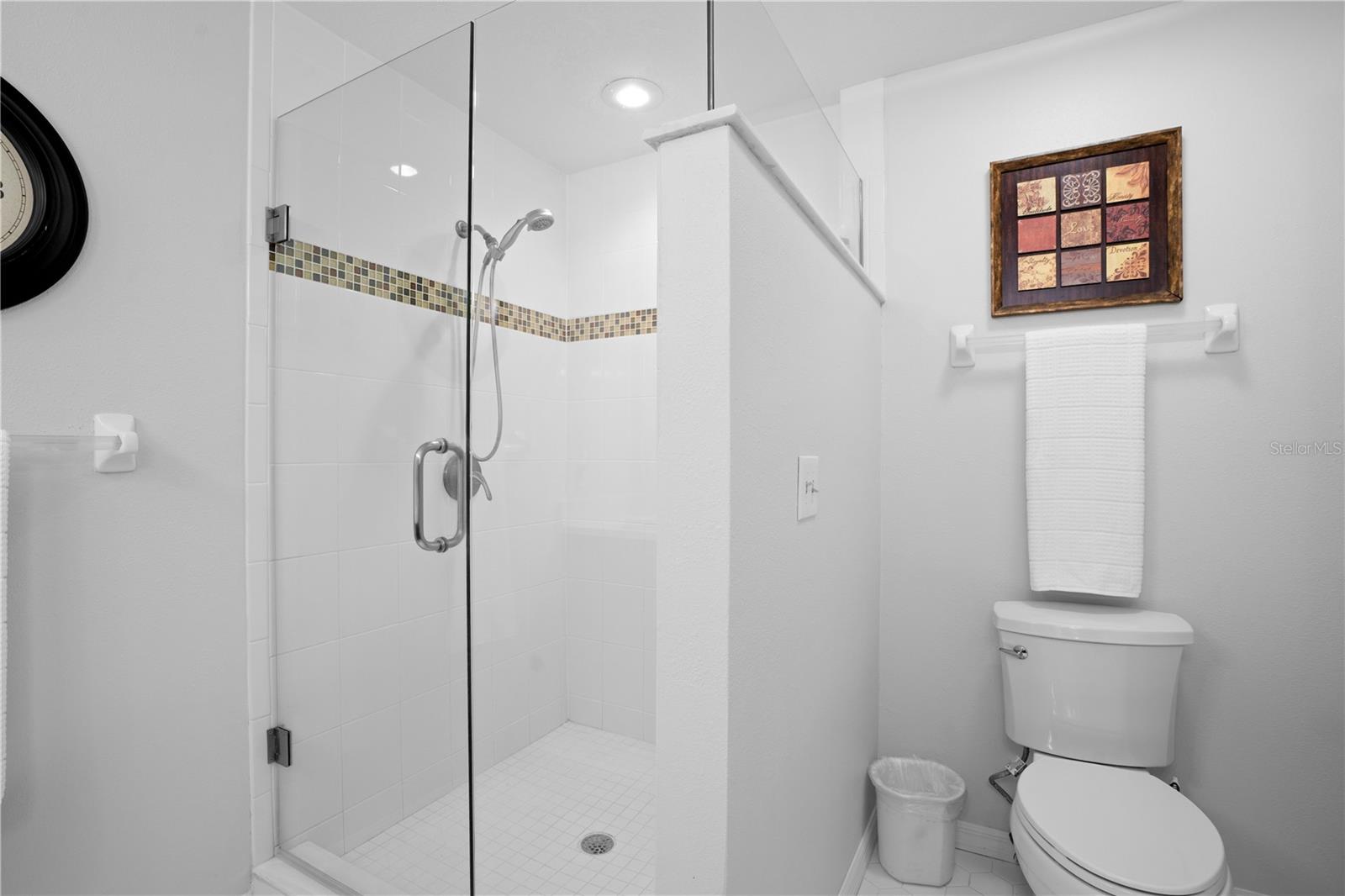 Image 43 of 81 For 2417 Pershing Oaks Place