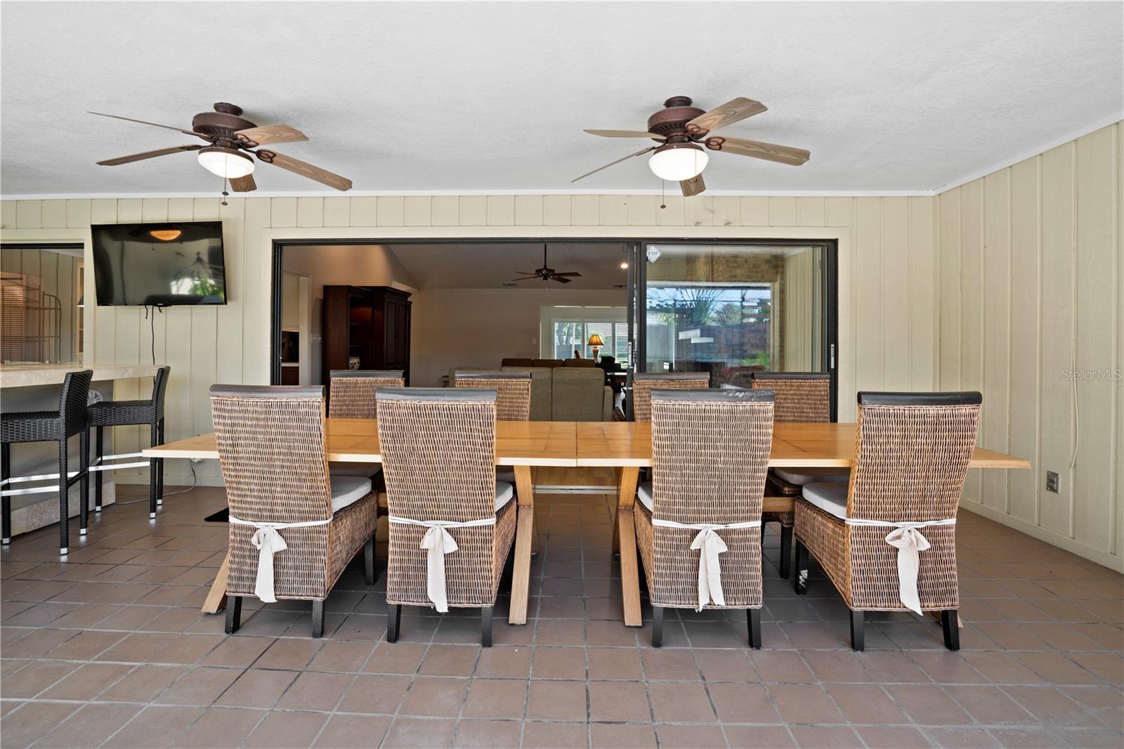 Image 47 of 81 For 2417 Pershing Oaks Place
