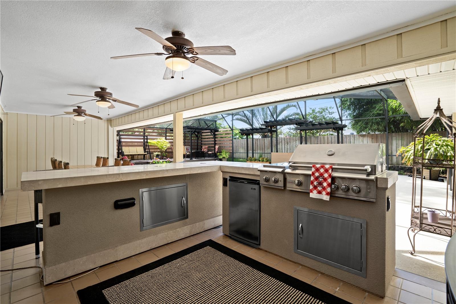 Image 49 of 81 For 2417 Pershing Oaks Place