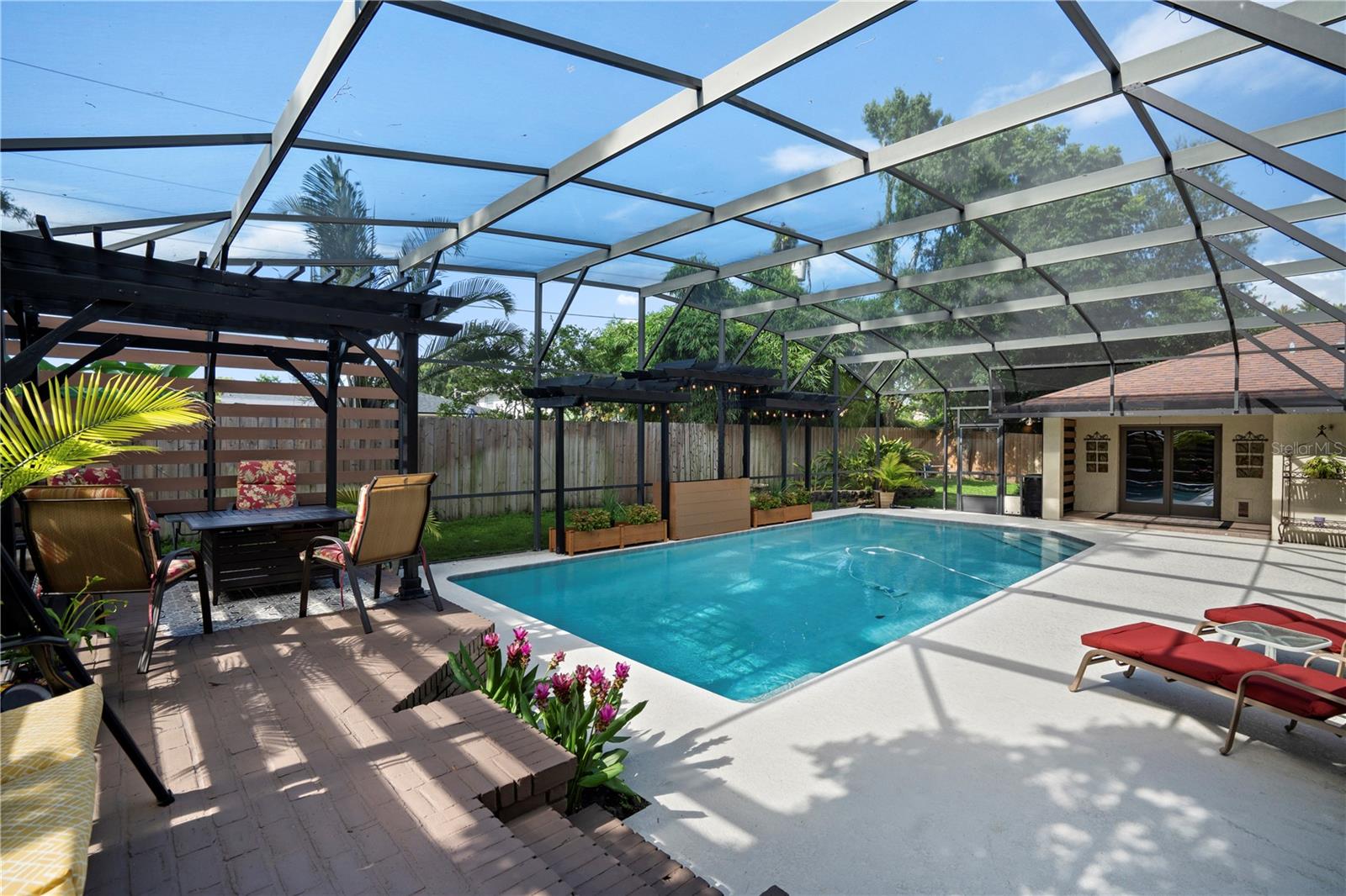 Image 52 of 81 For 2417 Pershing Oaks Place