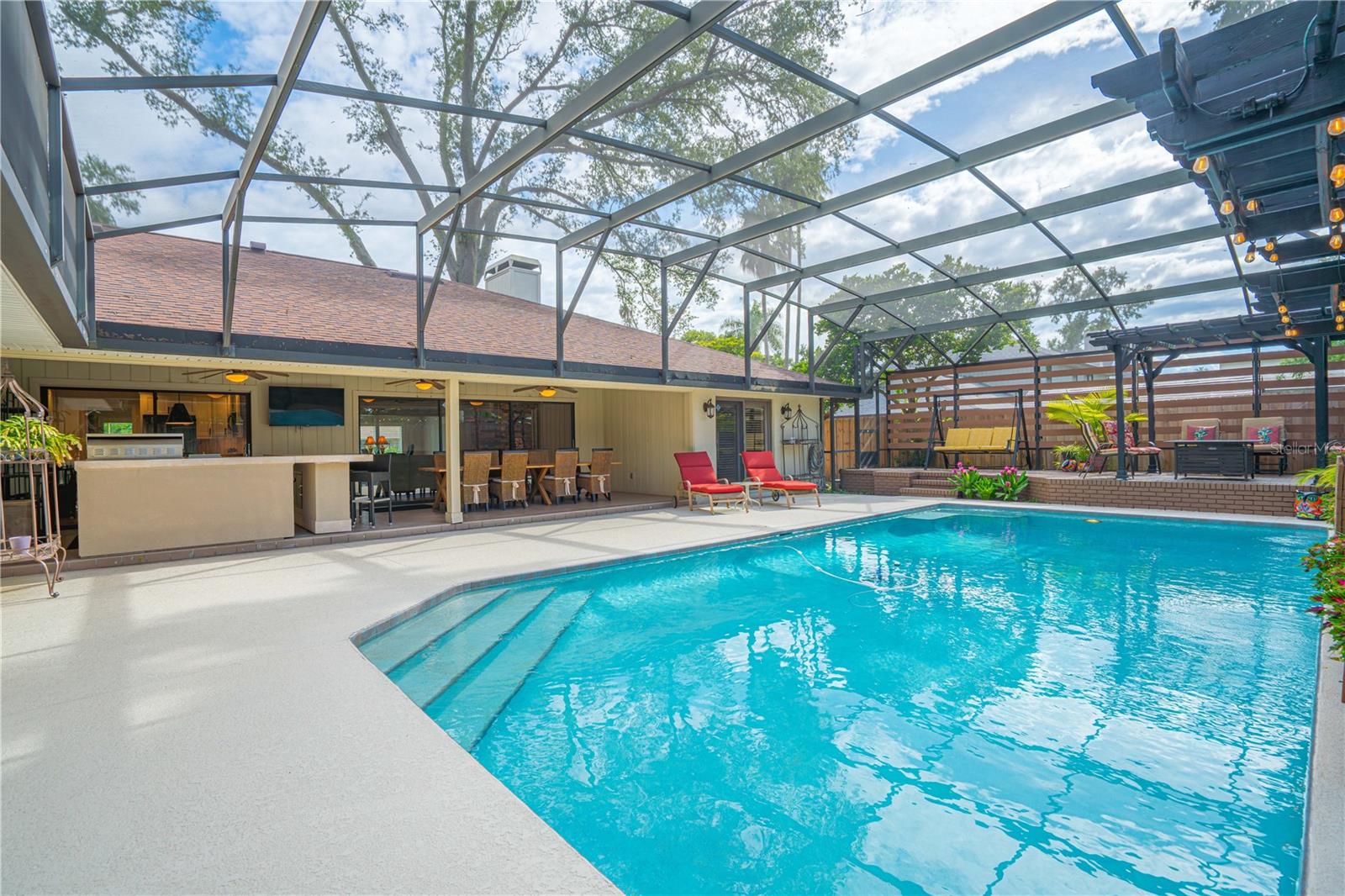 Image 64 of 81 For 2417 Pershing Oaks Place