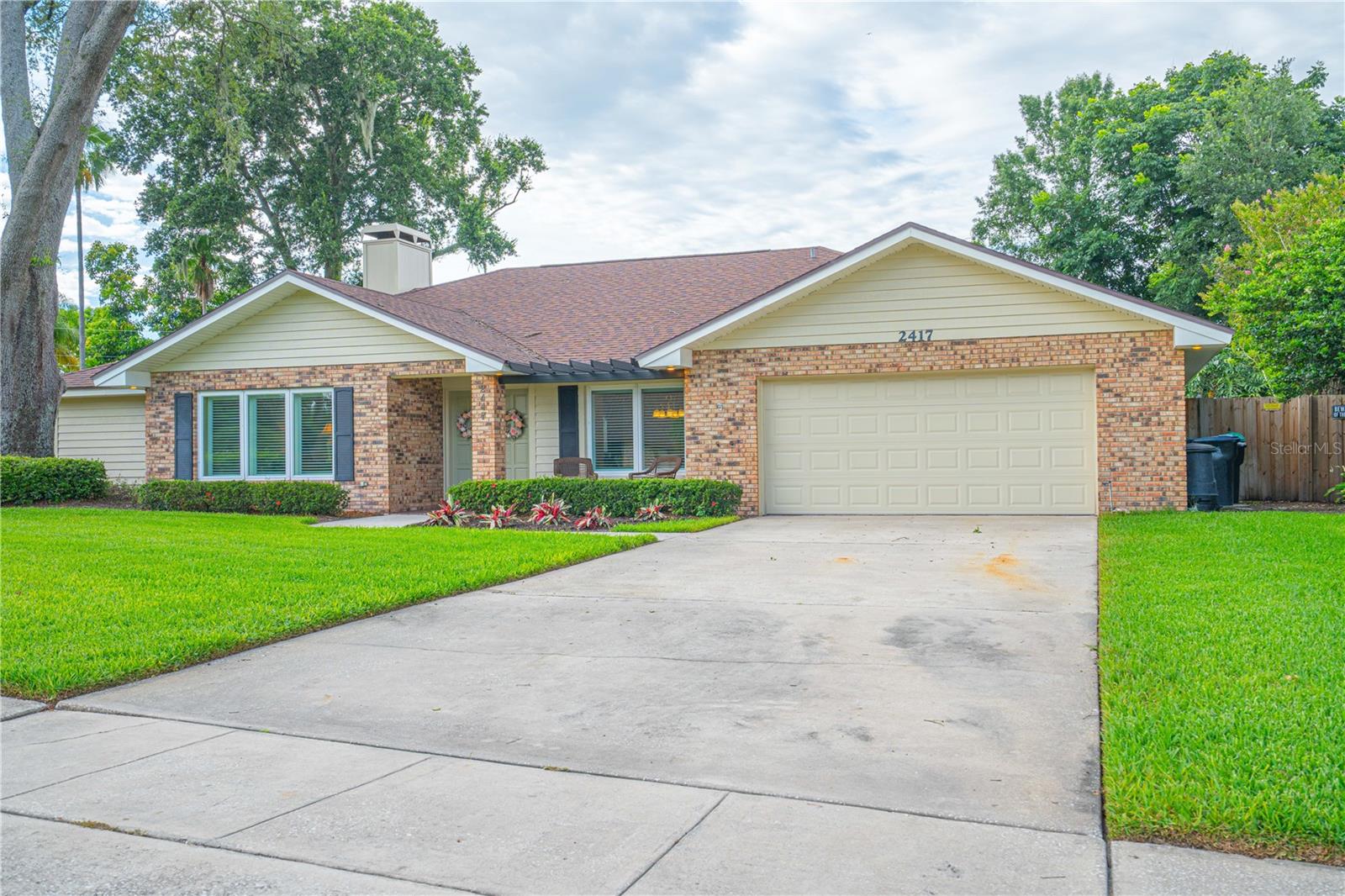 Image 76 of 81 For 2417 Pershing Oaks Place