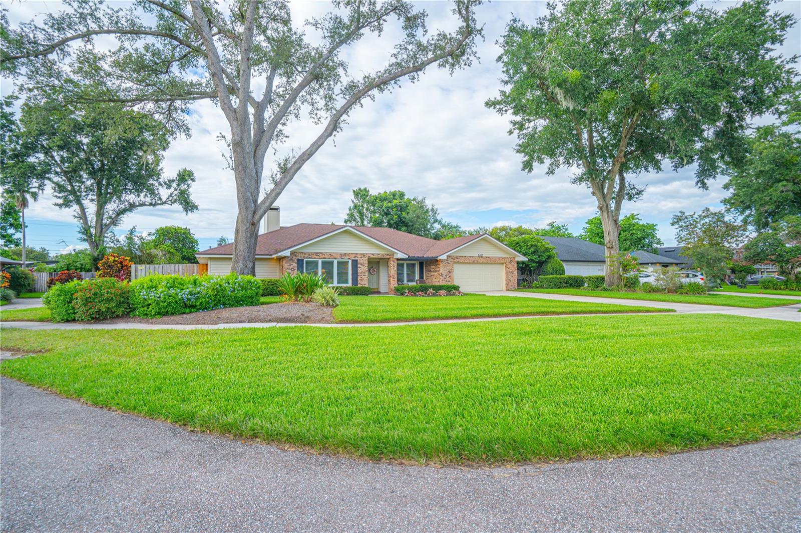 Image 78 of 81 For 2417 Pershing Oaks Place