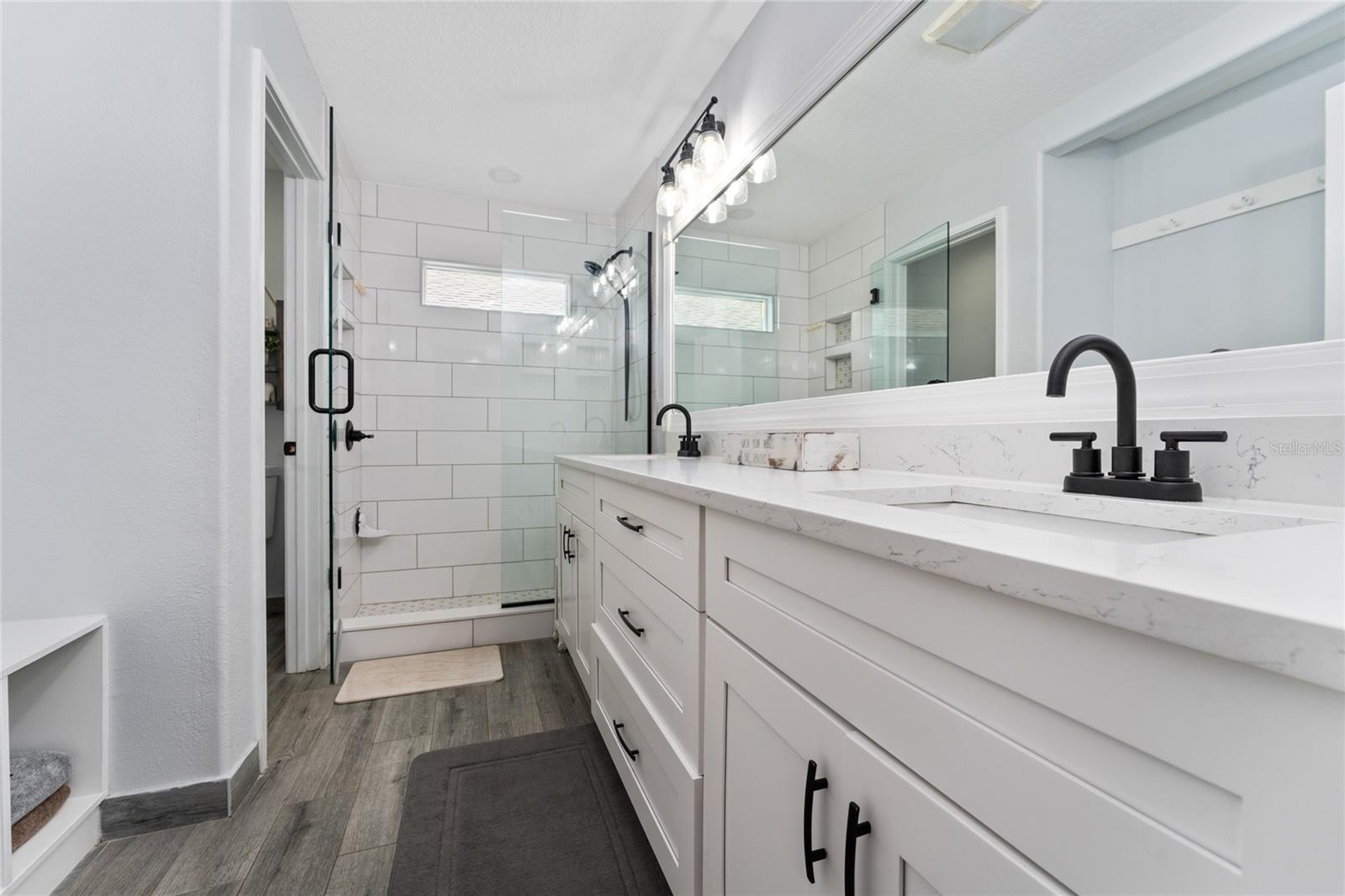 Image 32 of 49 For 13204 Hatherton Circle