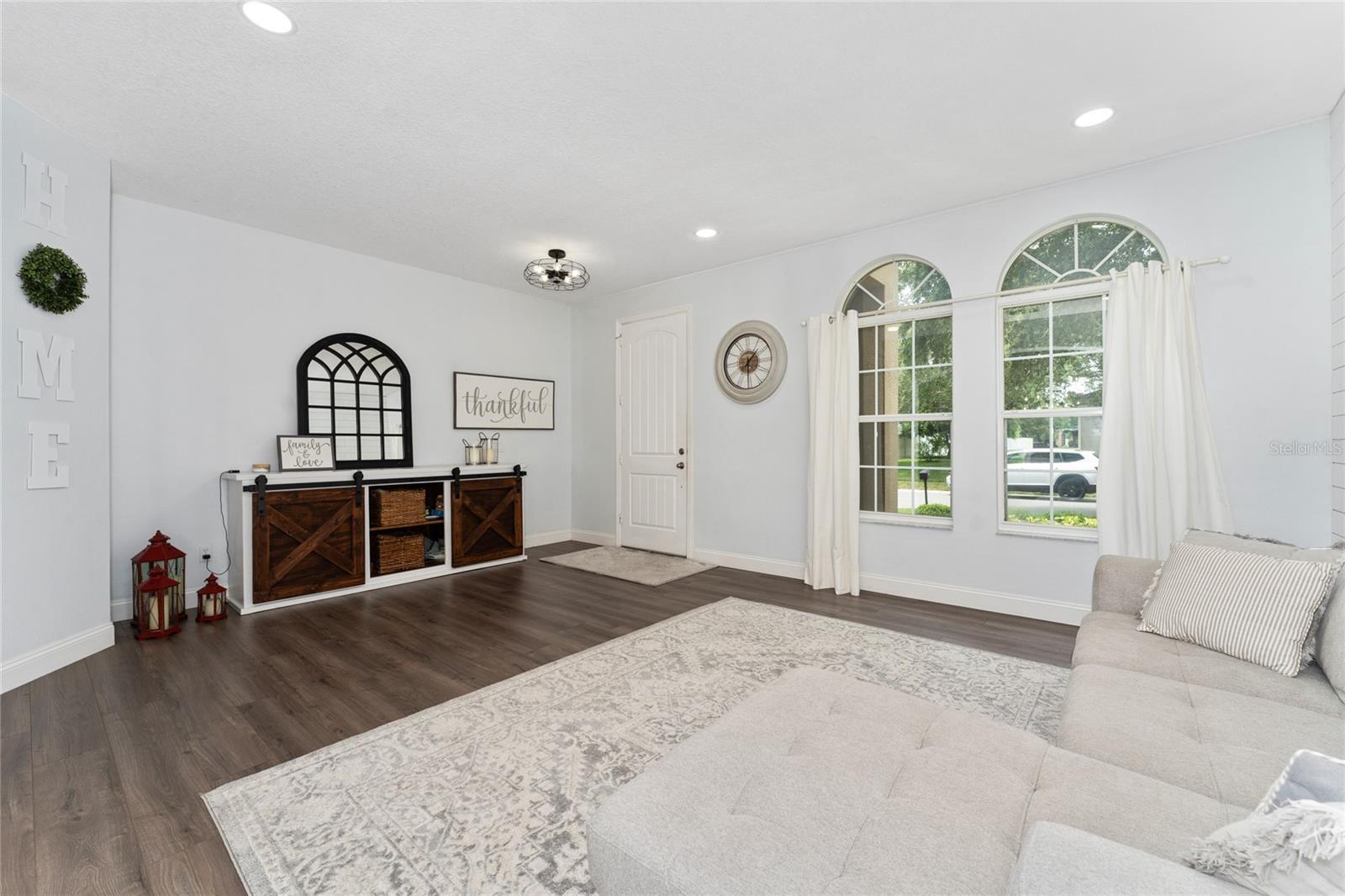 Image 6 of 49 For 13204 Hatherton Circle