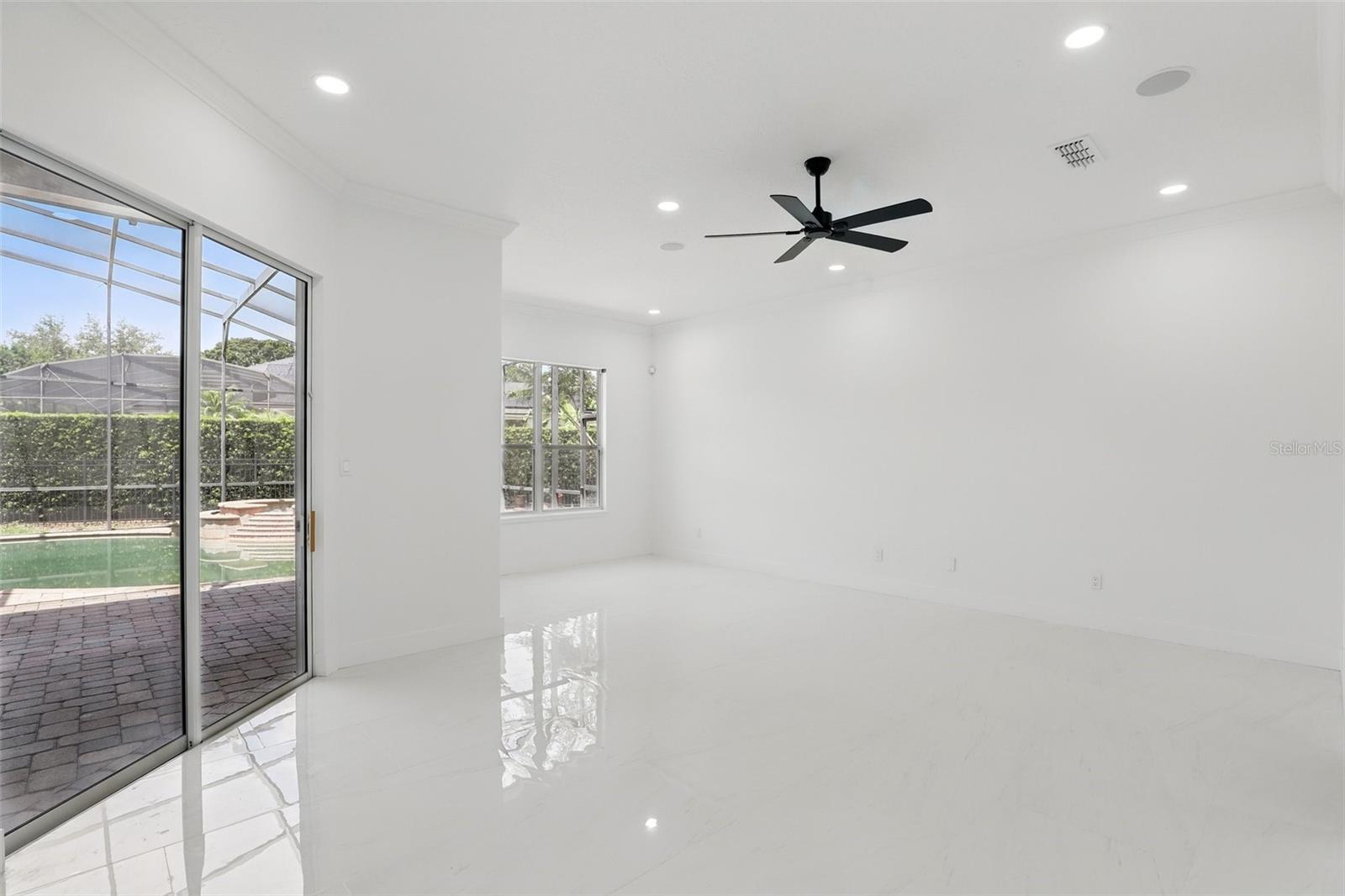 Image 24 of 52 For 5224 Vistamere Court