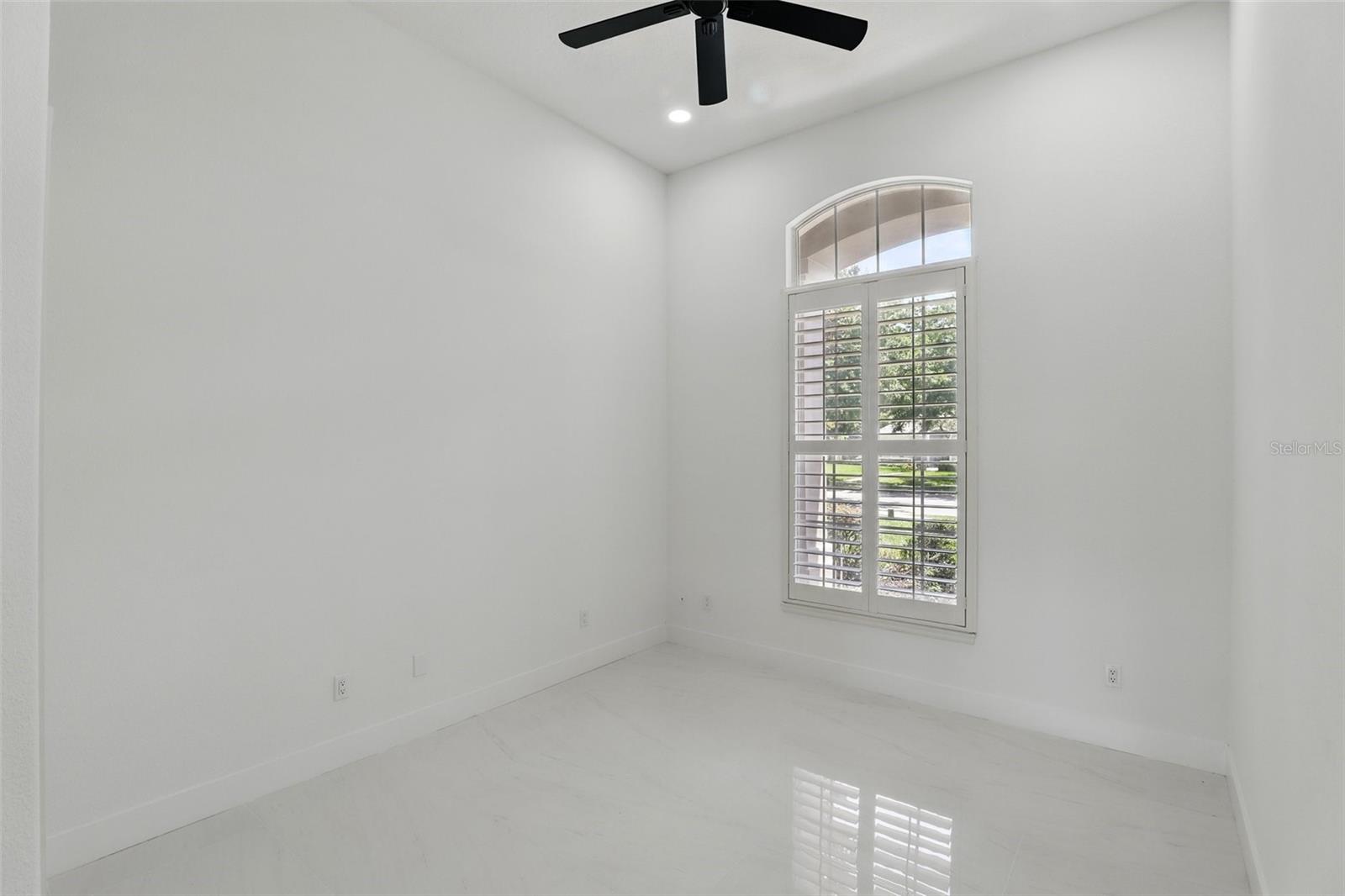 Image 29 of 52 For 5224 Vistamere Court