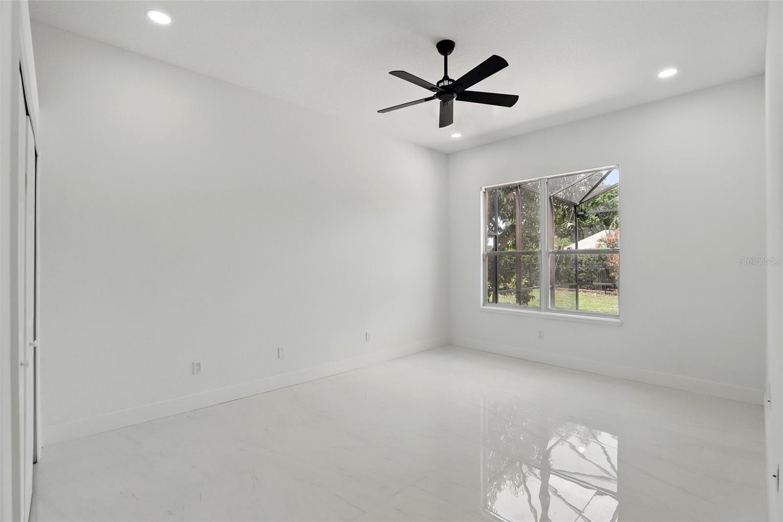Image 32 of 52 For 5224 Vistamere Court