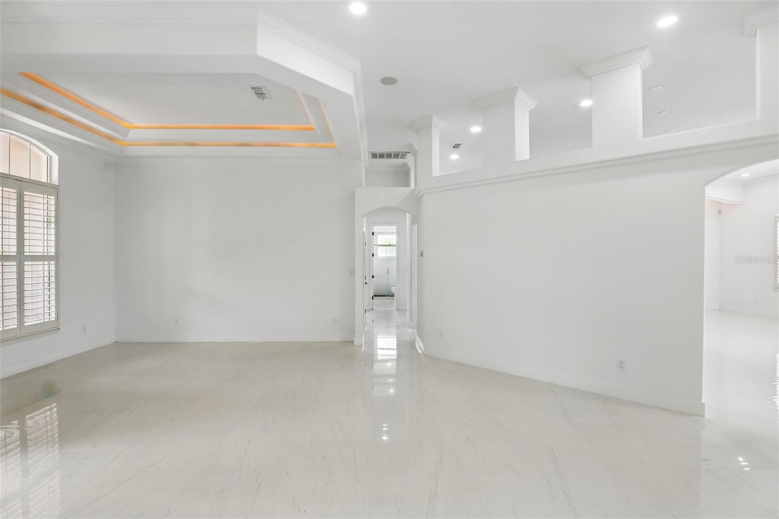 Image 8 of 52 For 5224 Vistamere Court