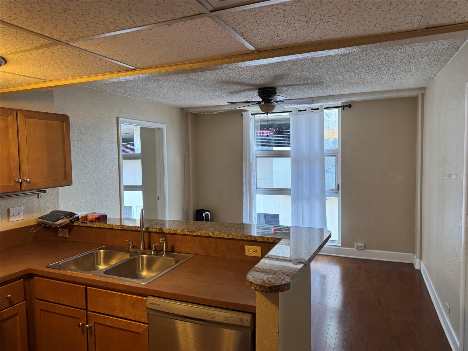 Image 14 of 24 For 151 Washington Street 411