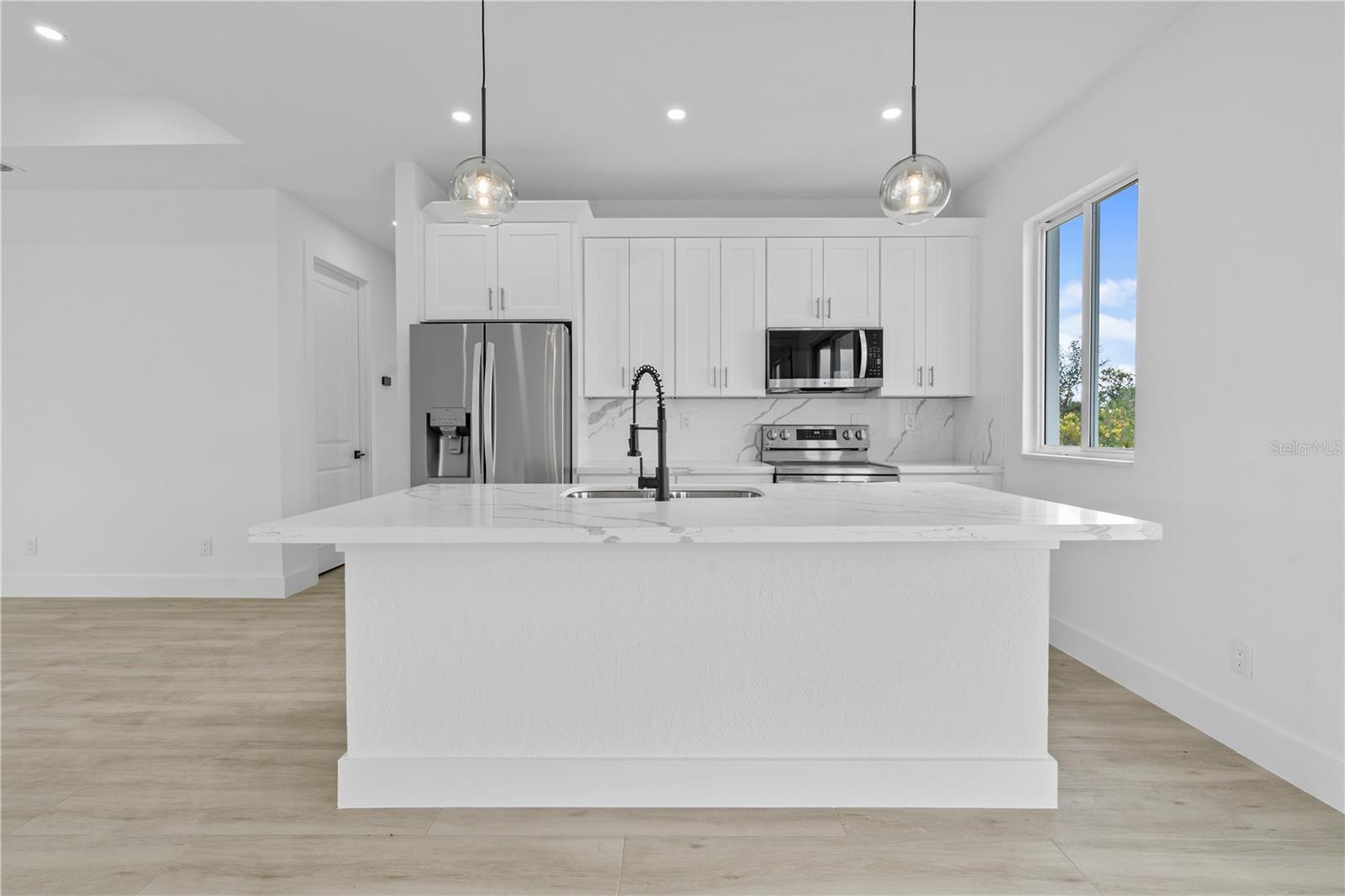 Image 11 of 38 For 13438 Mcintosh Avenue