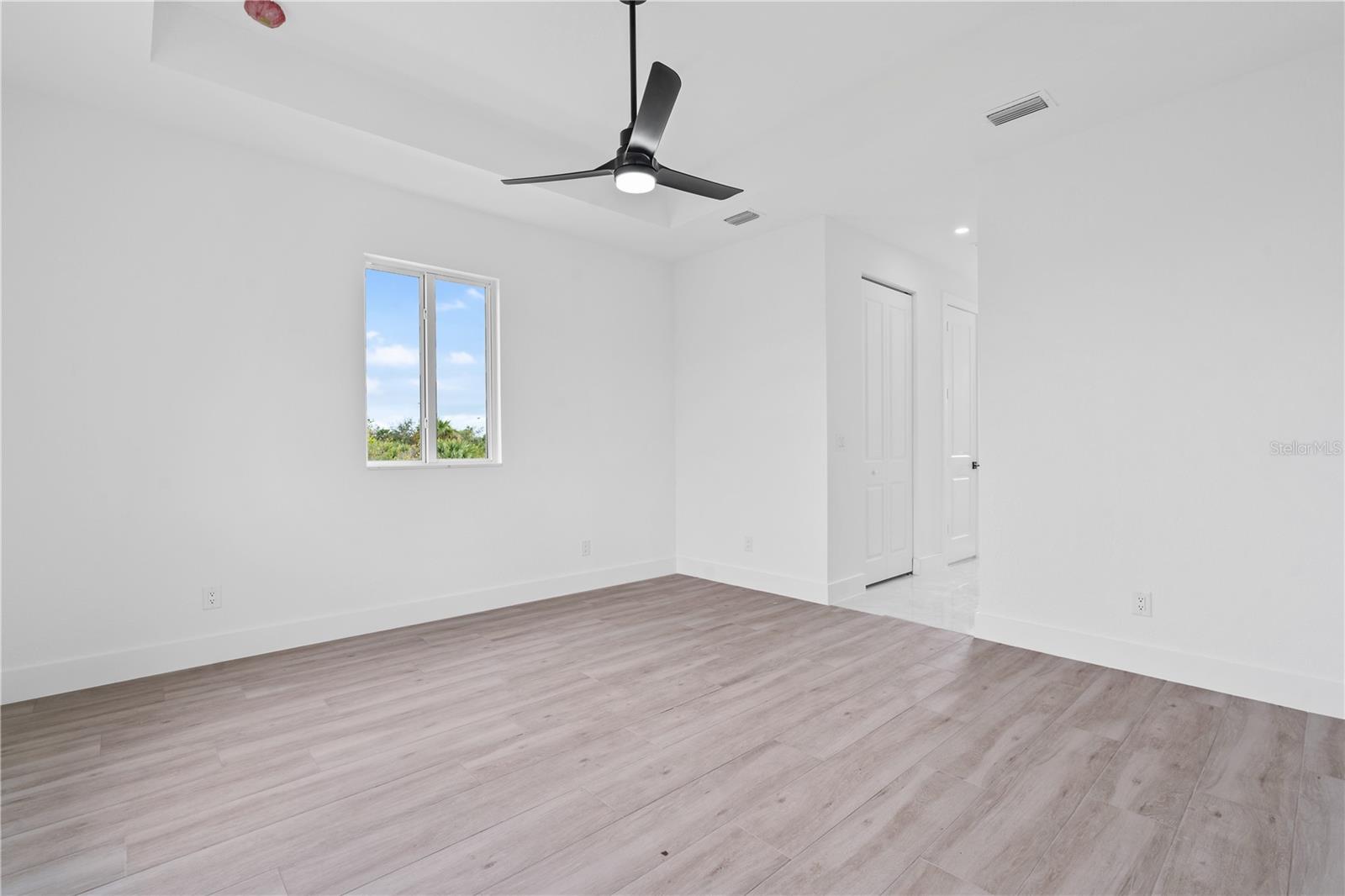 Image 16 of 38 For 13438 Mcintosh Avenue