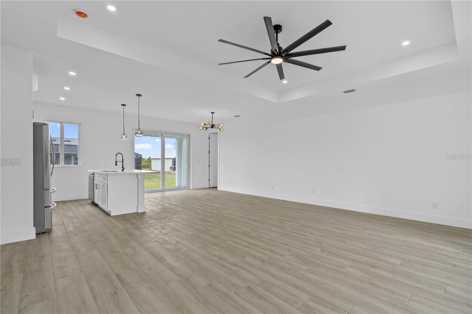 Image 4 of 38 For 13438 Mcintosh Avenue