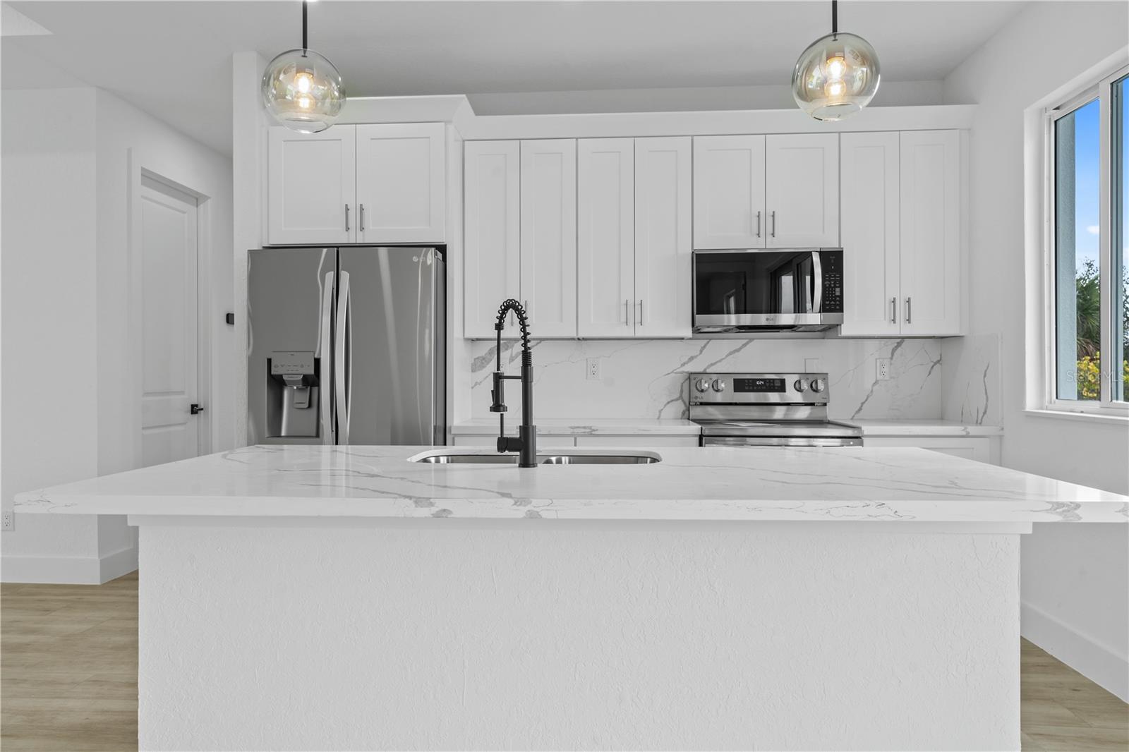 Image 7 of 38 For 13438 Mcintosh Avenue