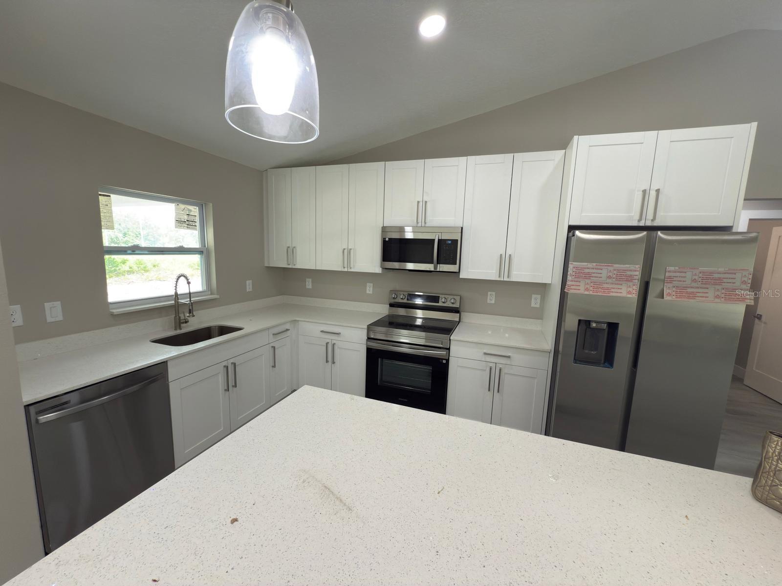Image 4 of 17 For 14706 112th Place