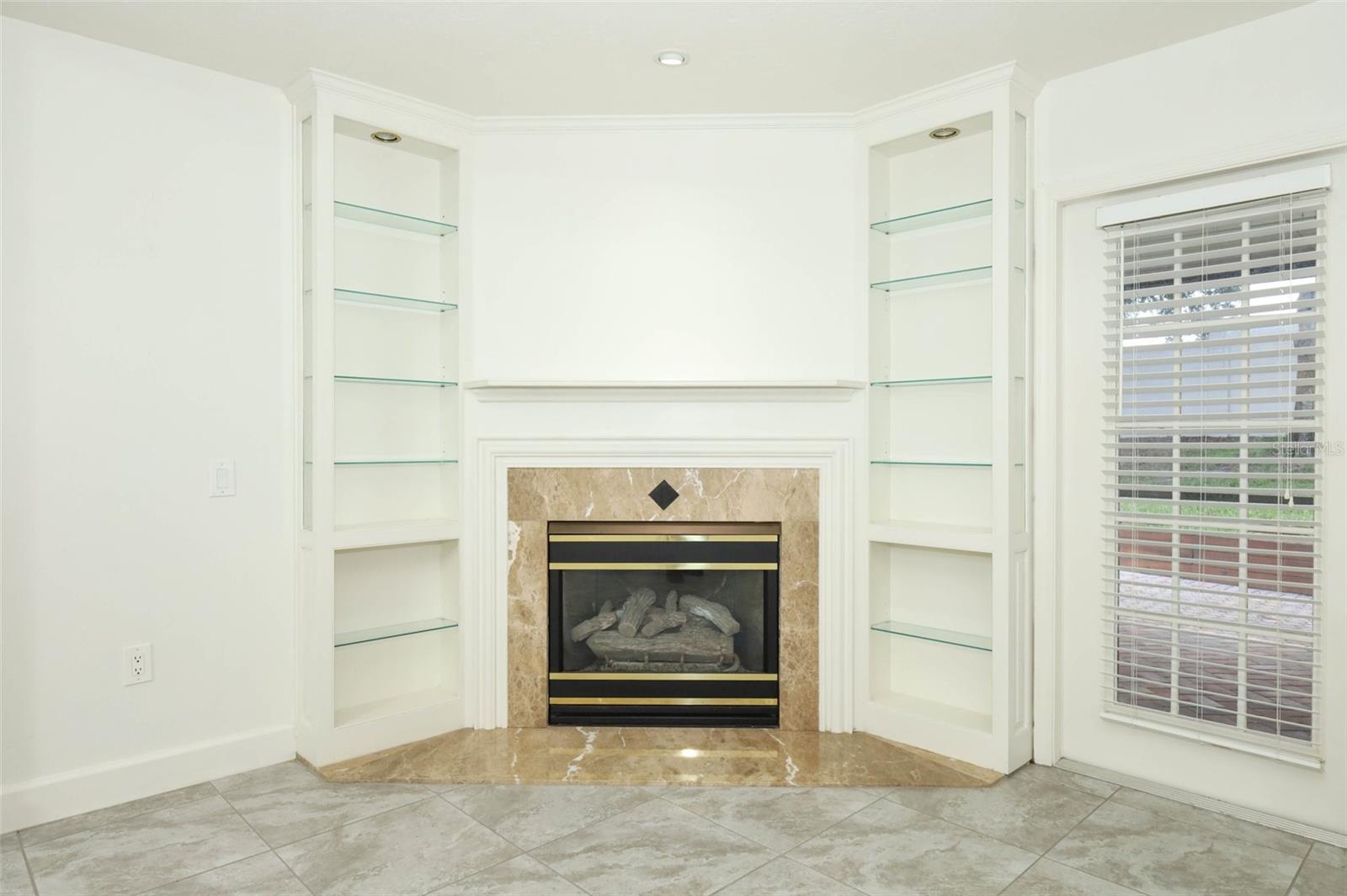 Image 10 of 43 For 945 Norfolk Court