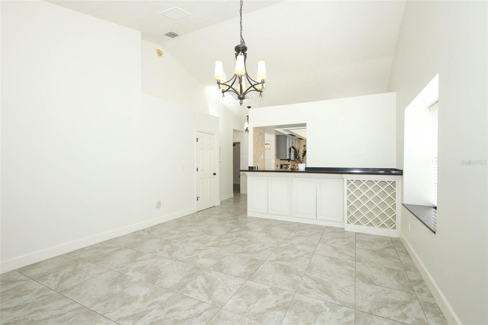 Image 11 of 43 For 945 Norfolk Court