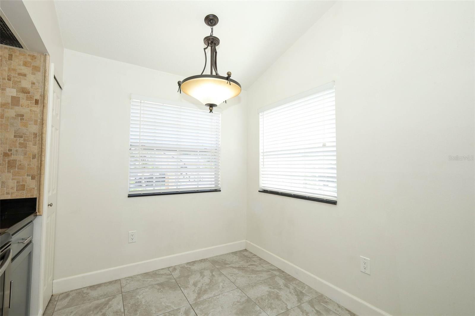 Image 14 of 43 For 945 Norfolk Court