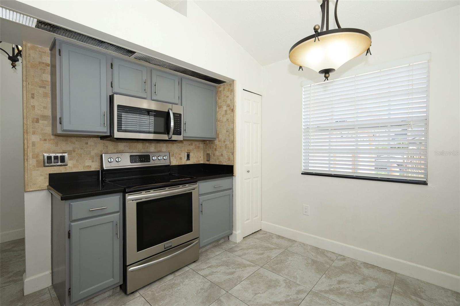 Image 15 of 43 For 945 Norfolk Court
