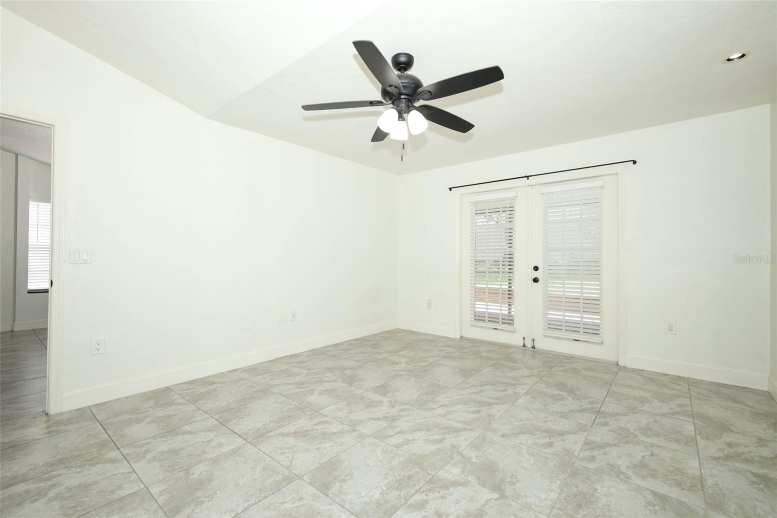 Image 16 of 43 For 945 Norfolk Court