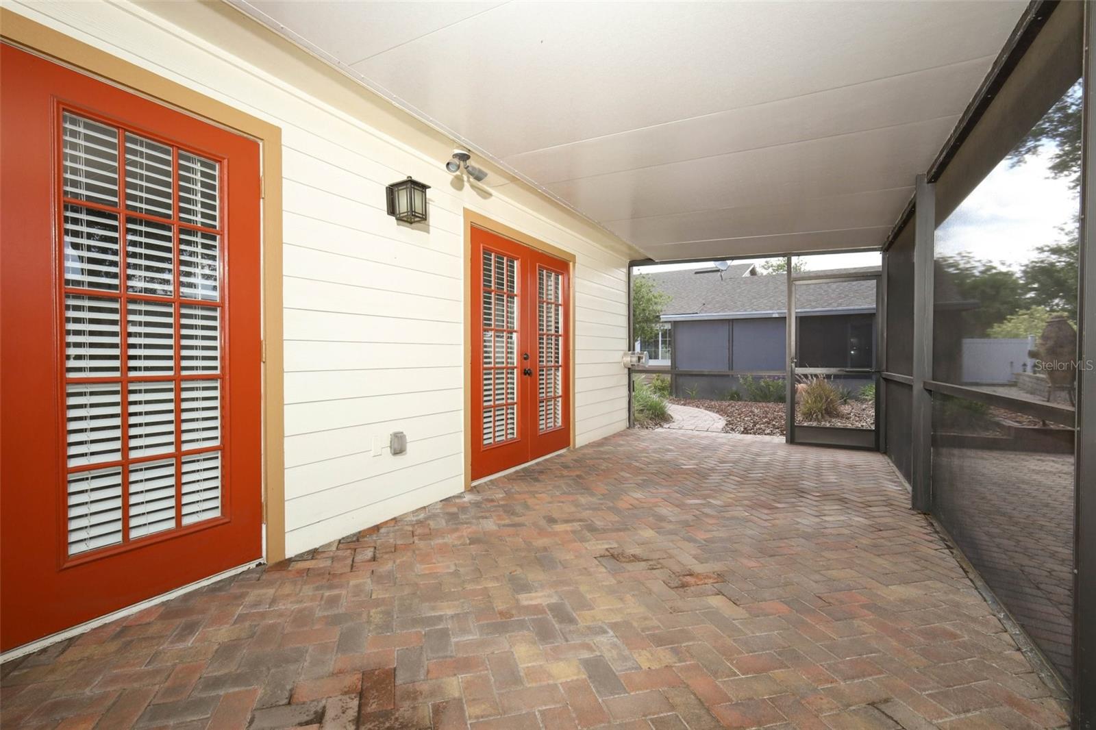 Image 30 of 43 For 945 Norfolk Court