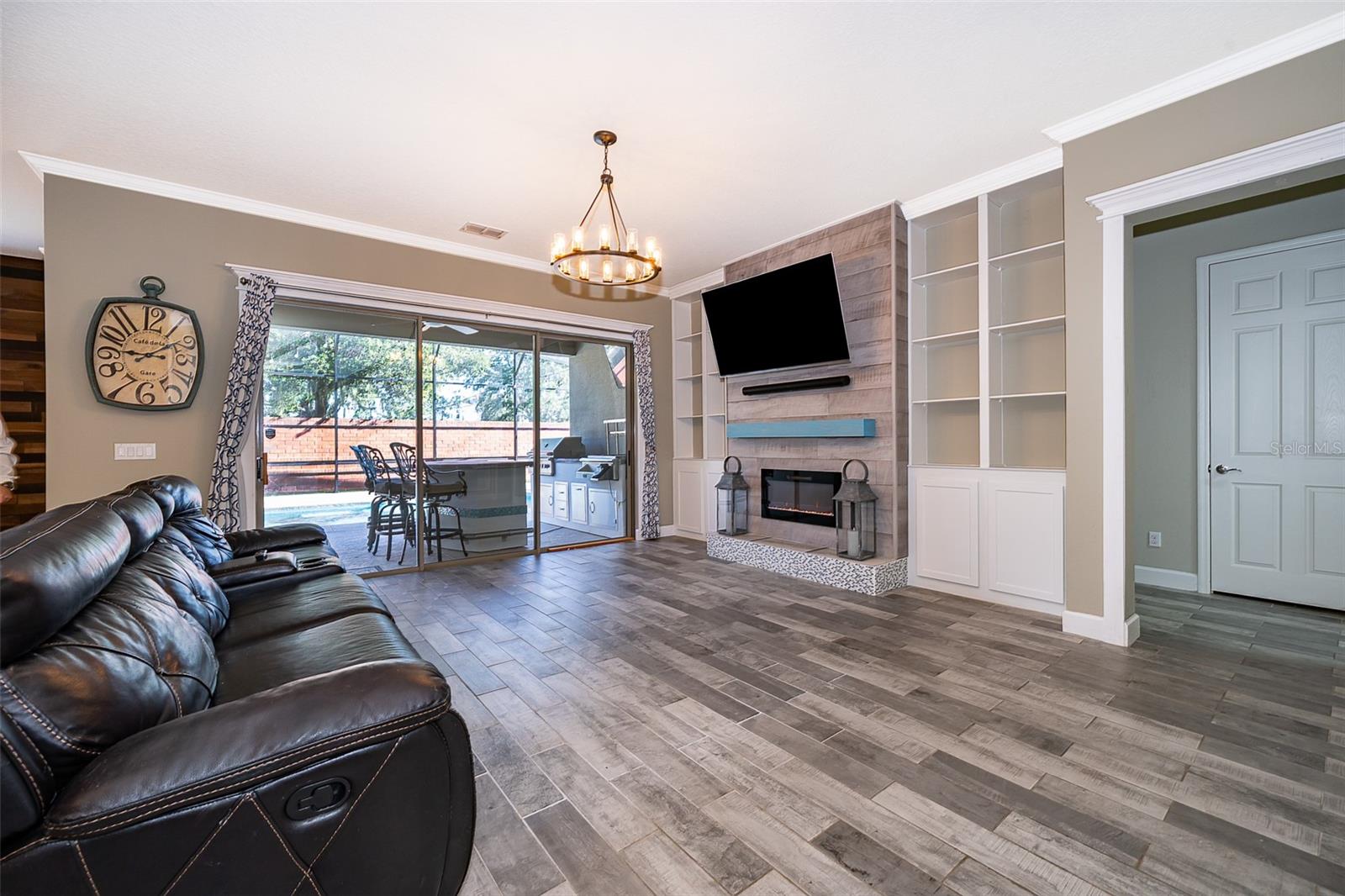Image 14 of 40 For 9379 Royal Estates Boulevard
