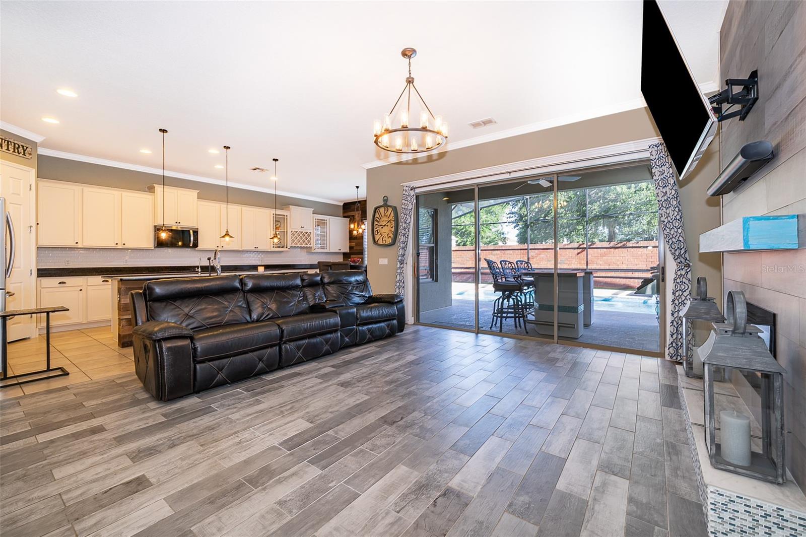 Image 15 of 40 For 9379 Royal Estates Boulevard
