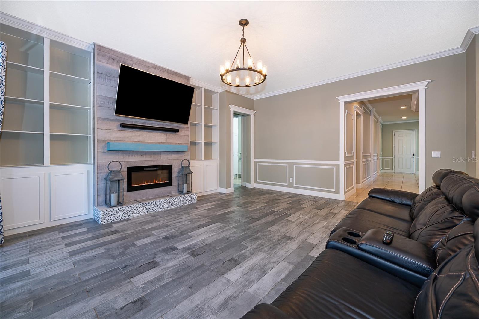 Image 16 of 40 For 9379 Royal Estates Boulevard