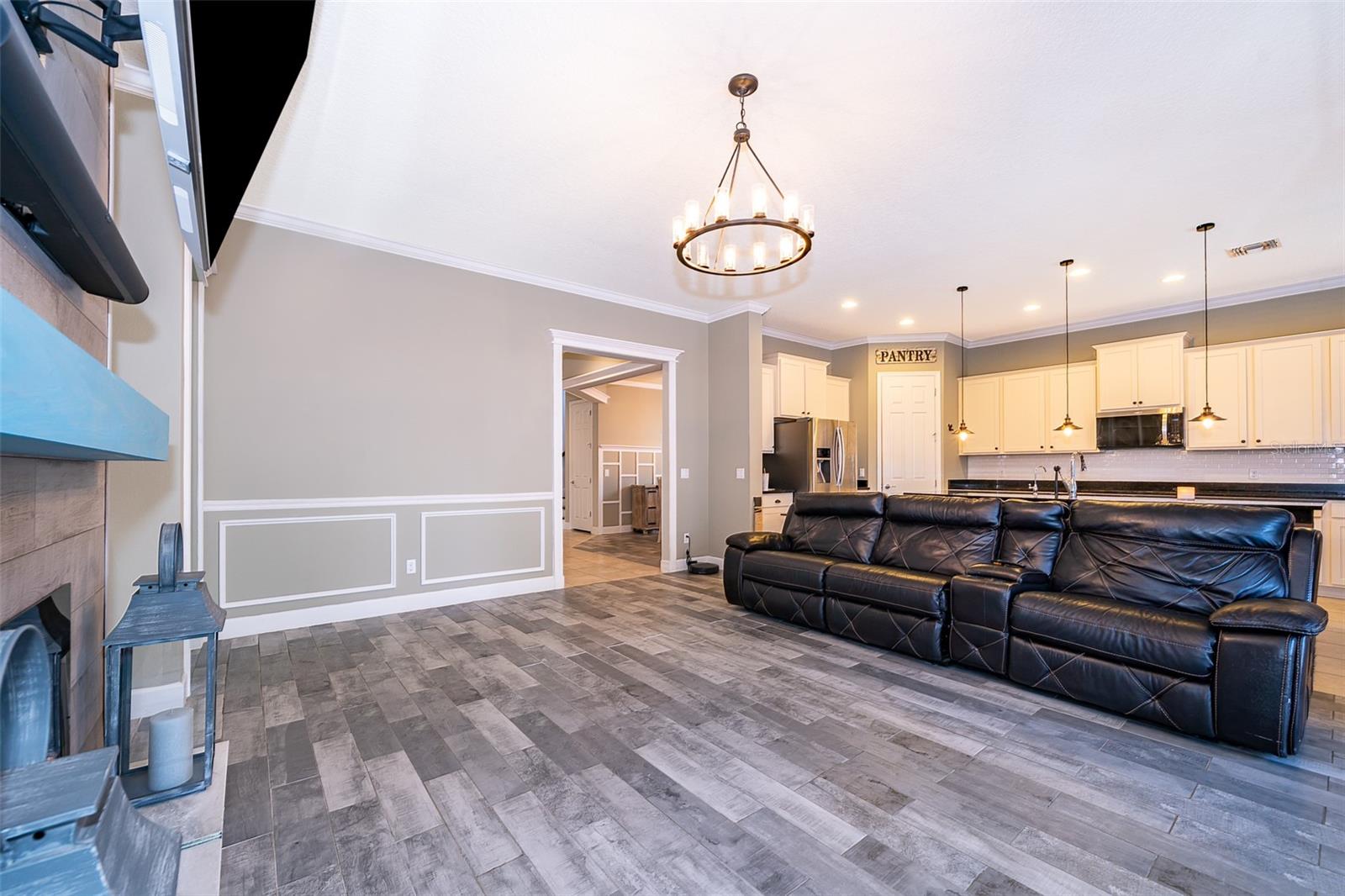 Image 17 of 40 For 9379 Royal Estates Boulevard