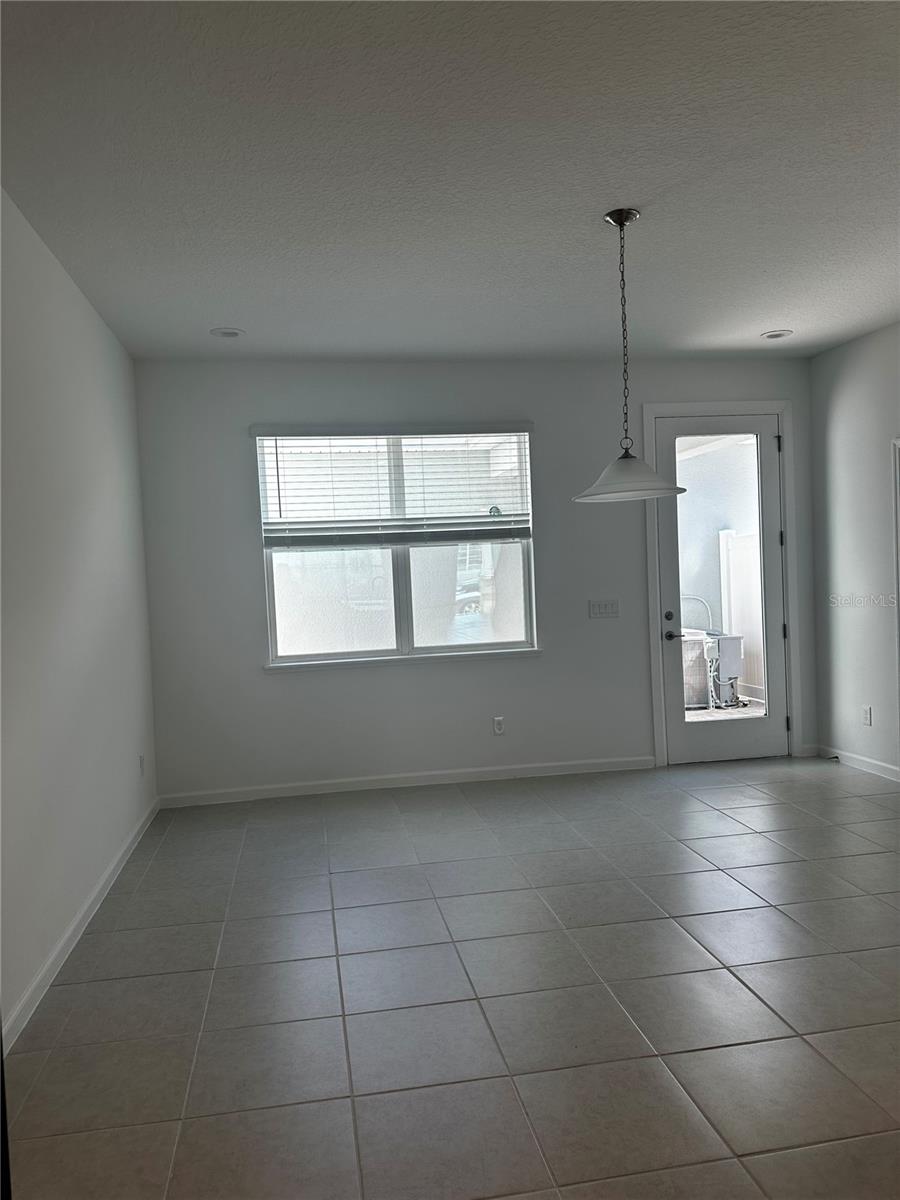Image 10 of 24 For 14099 Lochend Way