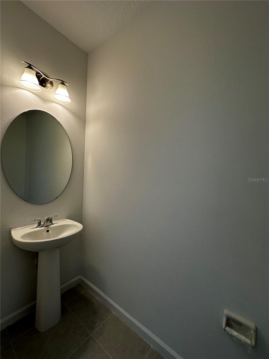 Image 13 of 24 For 14099 Lochend Way