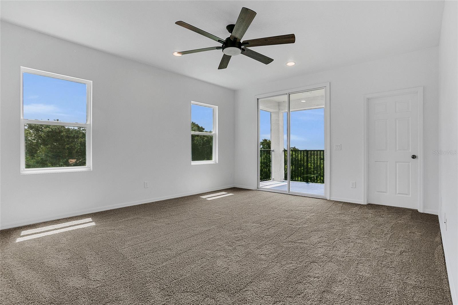 Image 12 of 38 For 17458 Chateau Pine Way