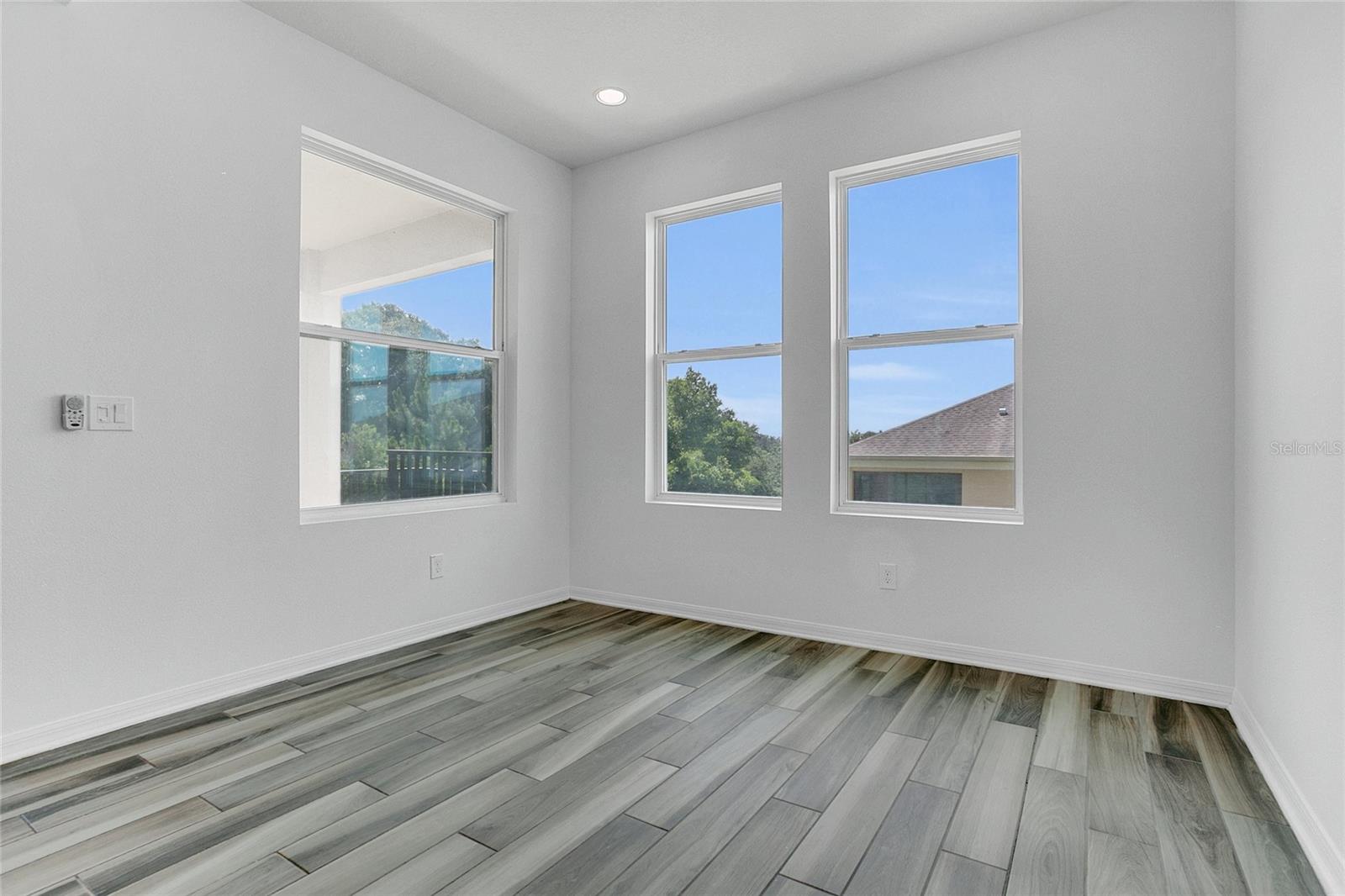 Image 18 of 38 For 17458 Chateau Pine Way
