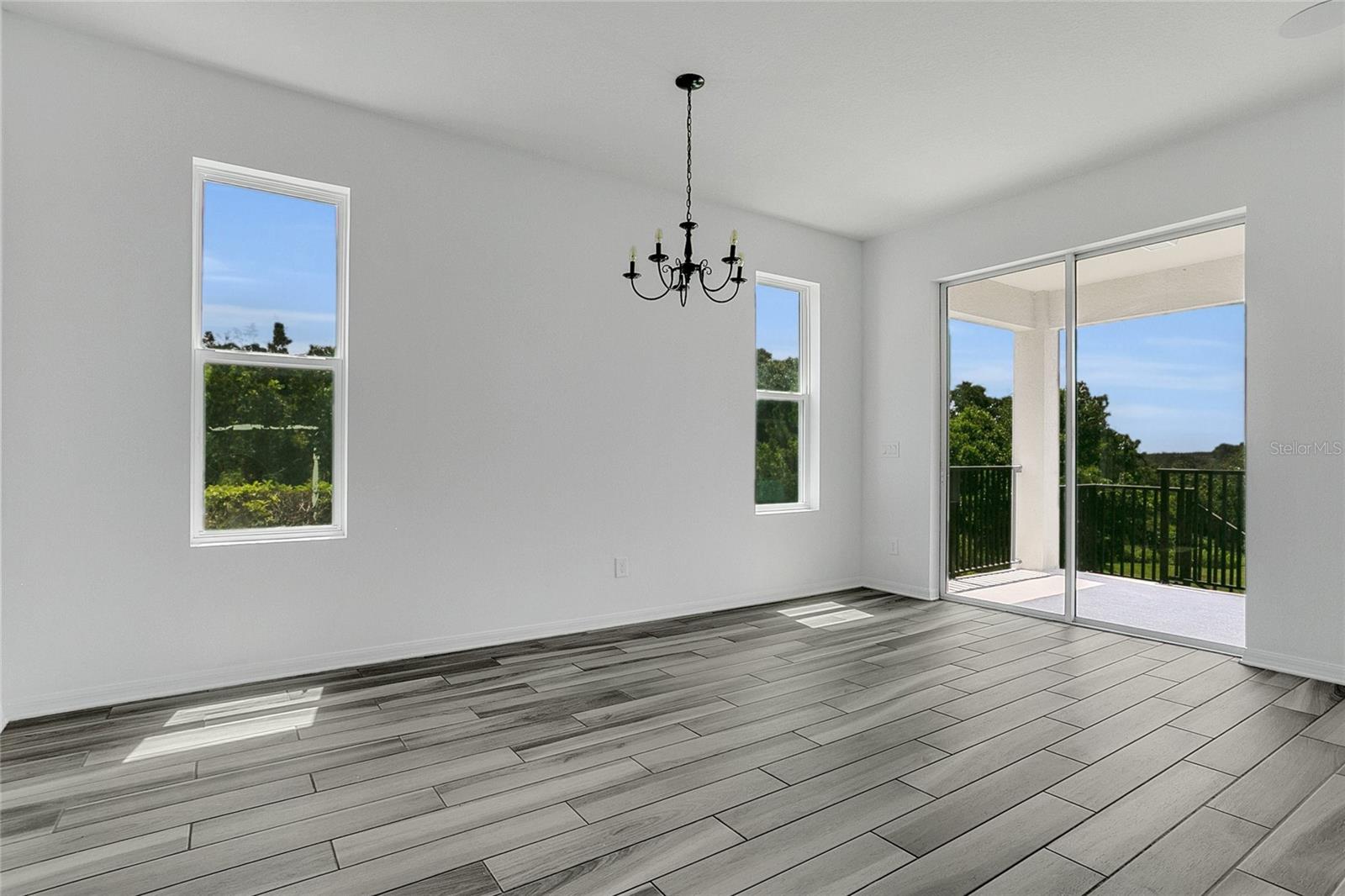 Image 6 of 38 For 17458 Chateau Pine Way