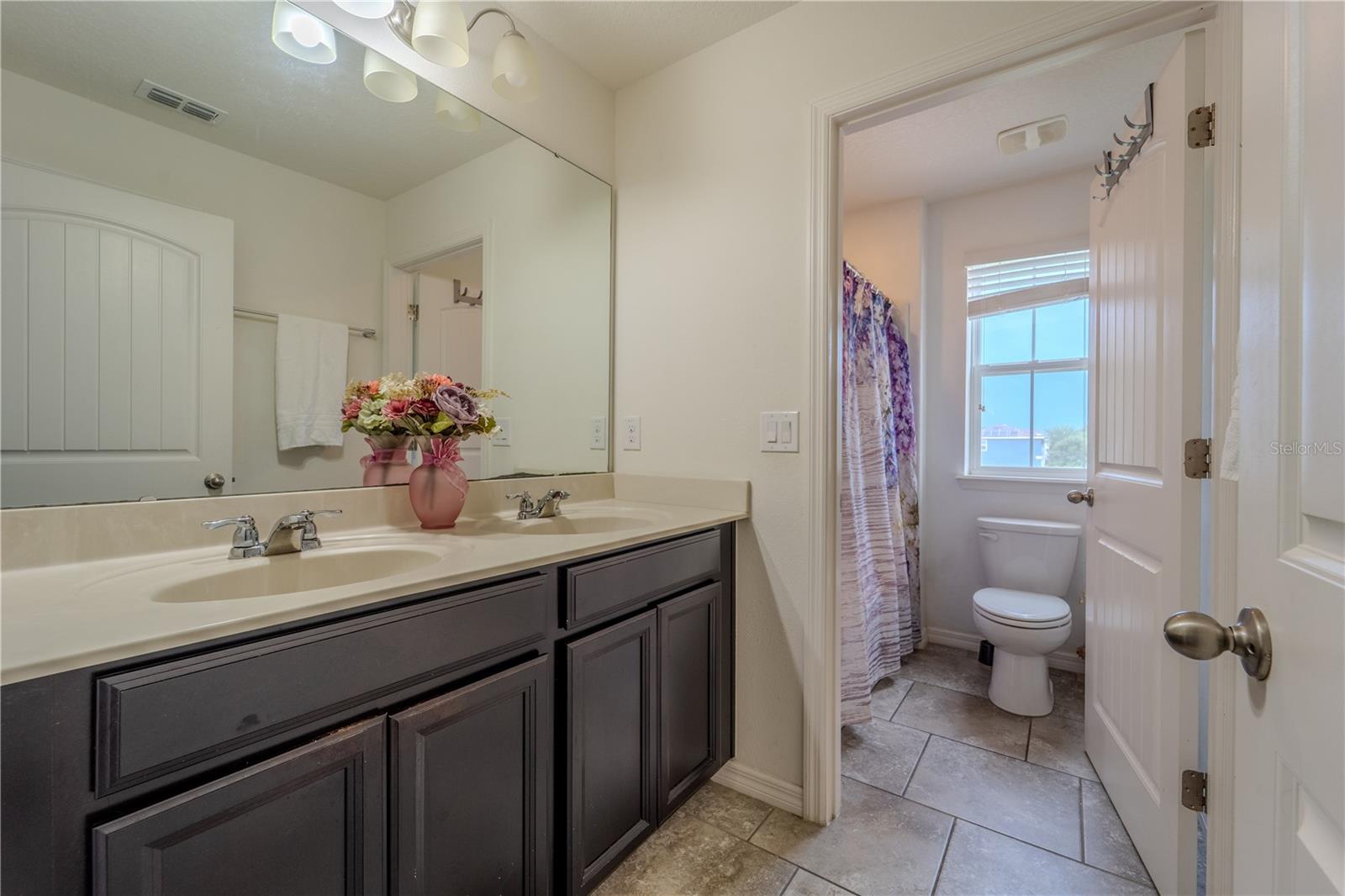 Image 24 of 44 For 4024 Blazewater Court