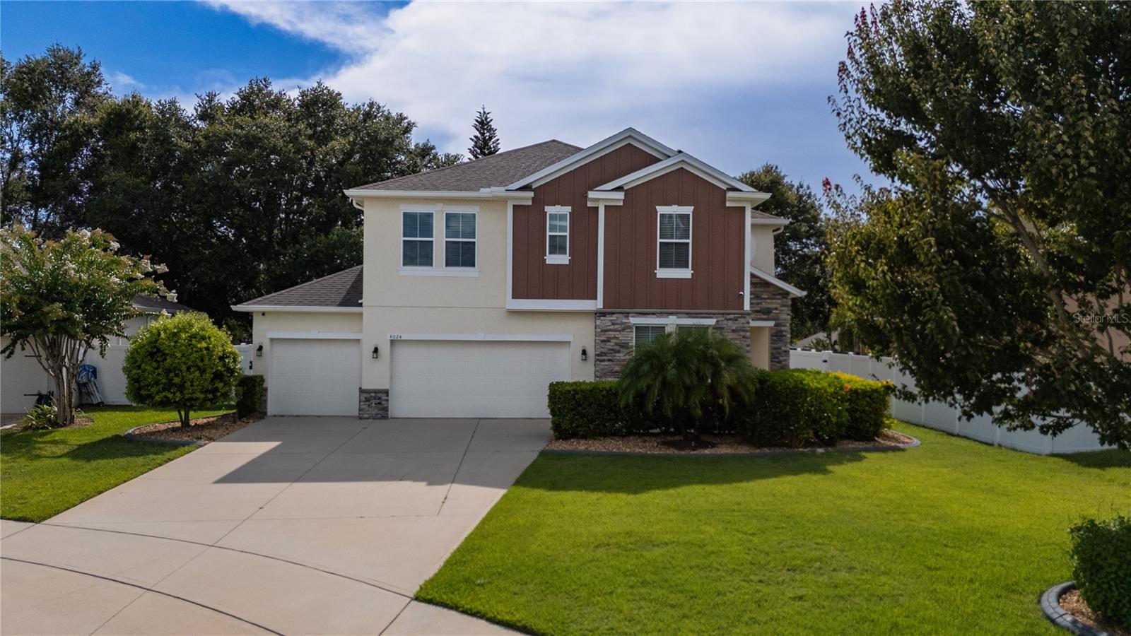 Image 4 of 44 For 4024 Blazewater Court