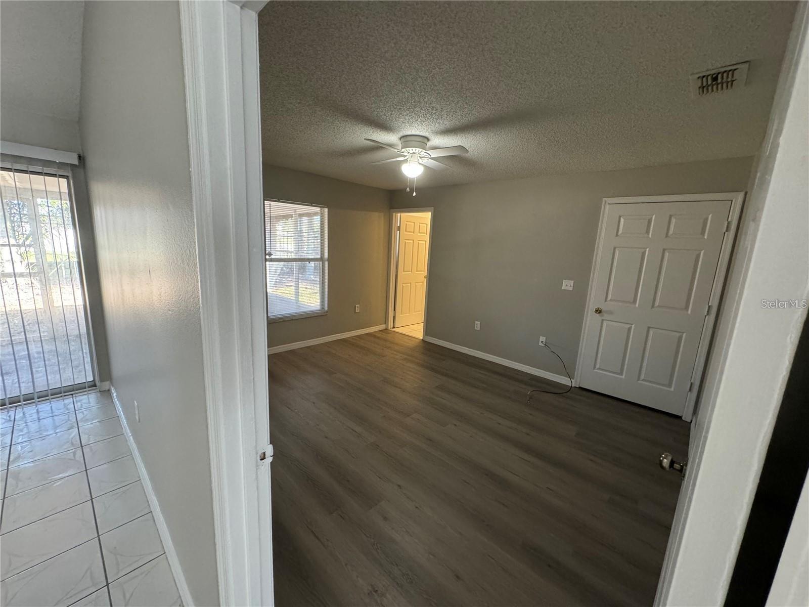 Image 7 of 12 For 1103 Jade East Lane 1103