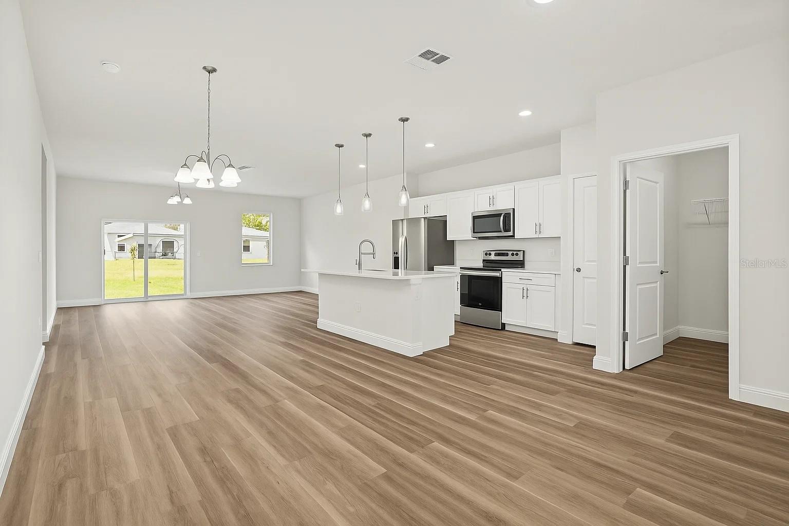 Image 12 of 34 For 17739 35th Avenue Road