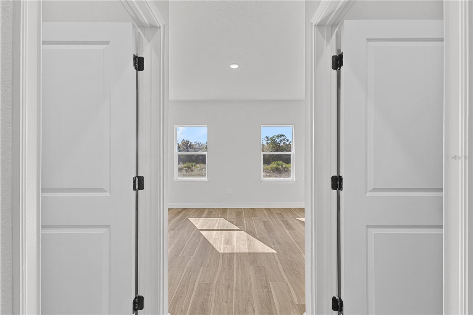 Image 31 of 34 For 17739 35th Avenue Road