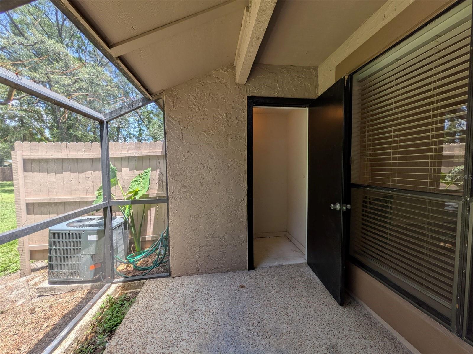Image 11 of 31 For 940 Douglas Avenue 165