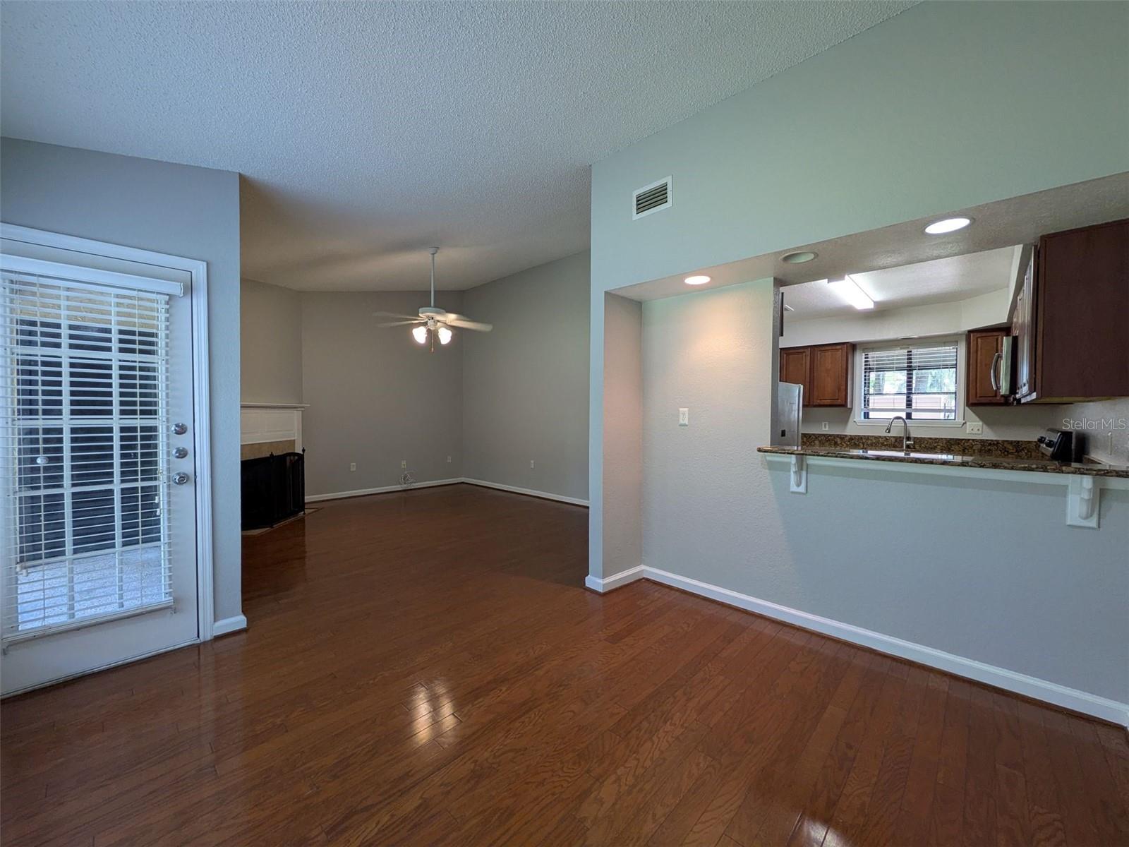 Image 13 of 31 For 940 Douglas Avenue 165
