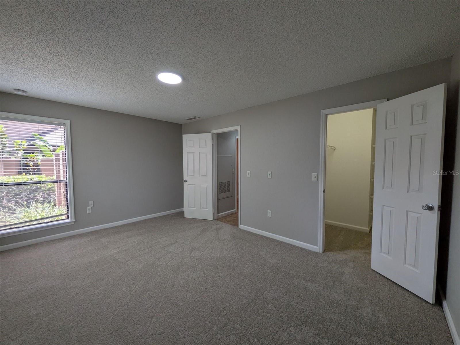 Image 20 of 31 For 940 Douglas Avenue 165